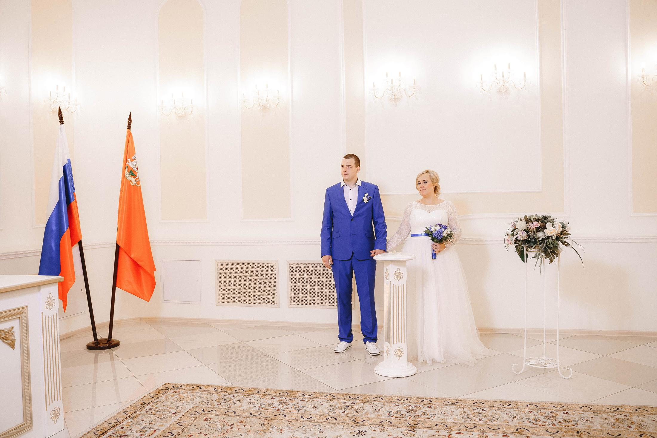 Свадебная фотосессия в ЗАГС города Королев (Московская область)