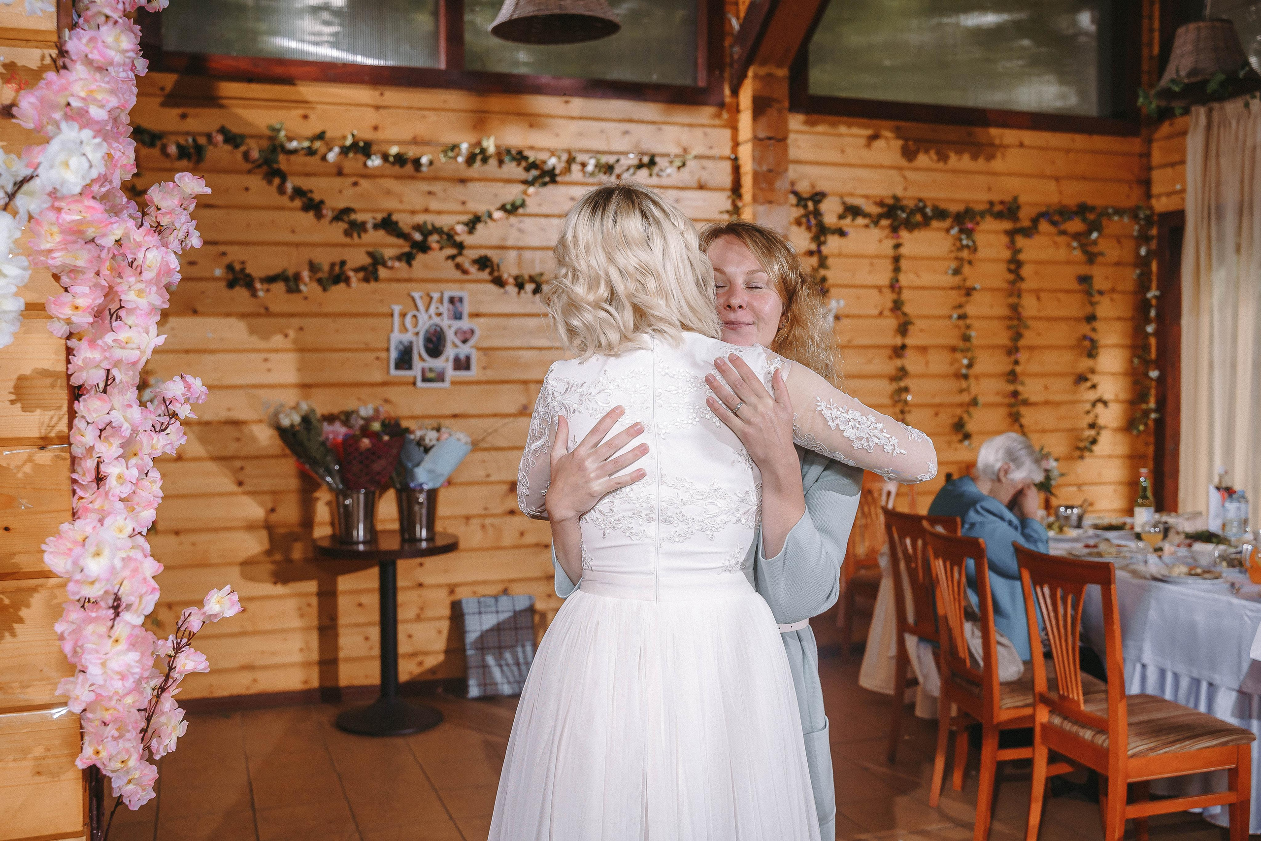 Свадебная фотосессия в ЗАГС города Королев (Московская область)