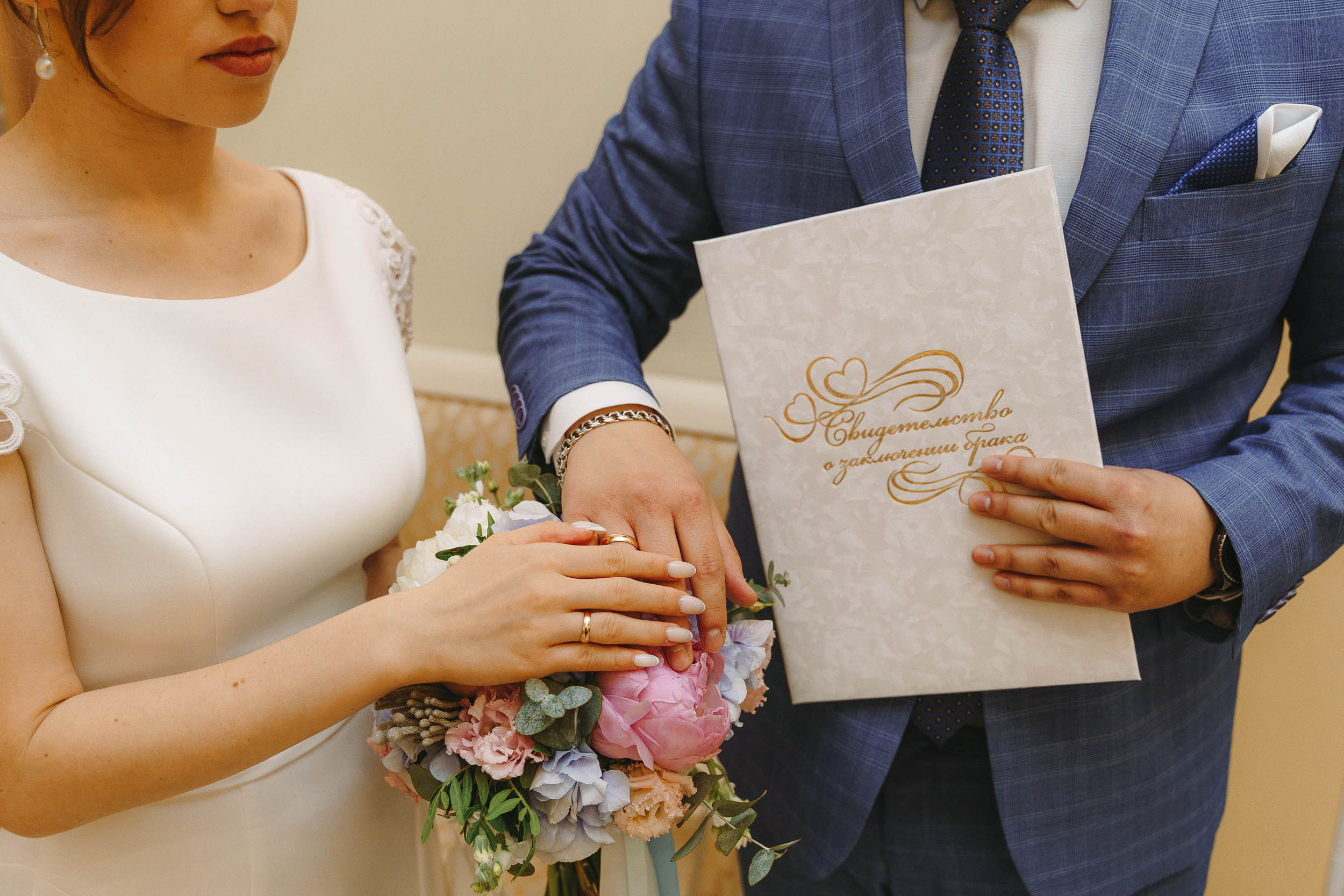 Свадебная фотосессия в ЗАГС города Королев (Московская область)