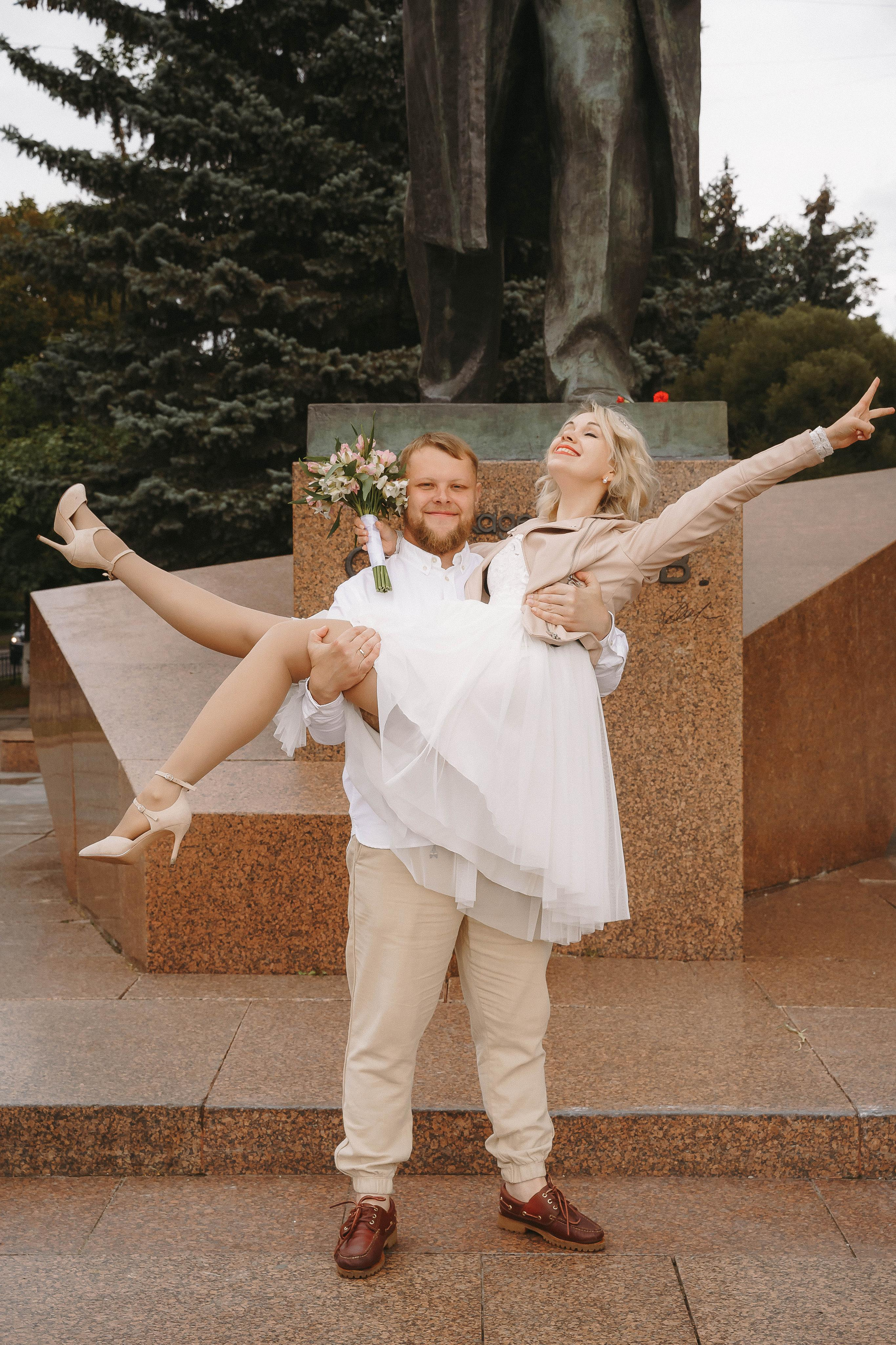 Свадебная фотосессия в ЗАГС города Королев (Московская область)