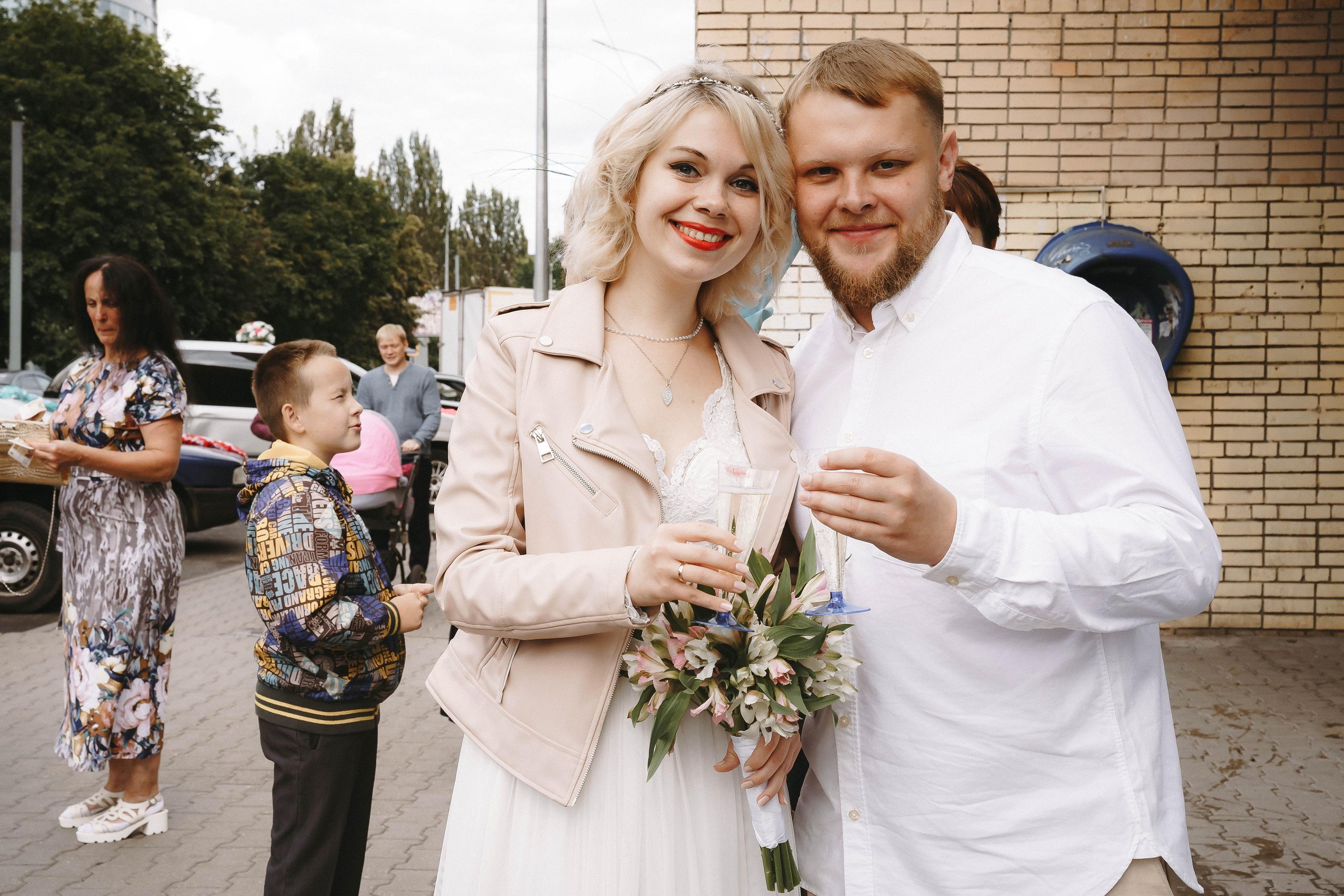 Свадебная фотосессия в ЗАГС города Королев (Московская область)
