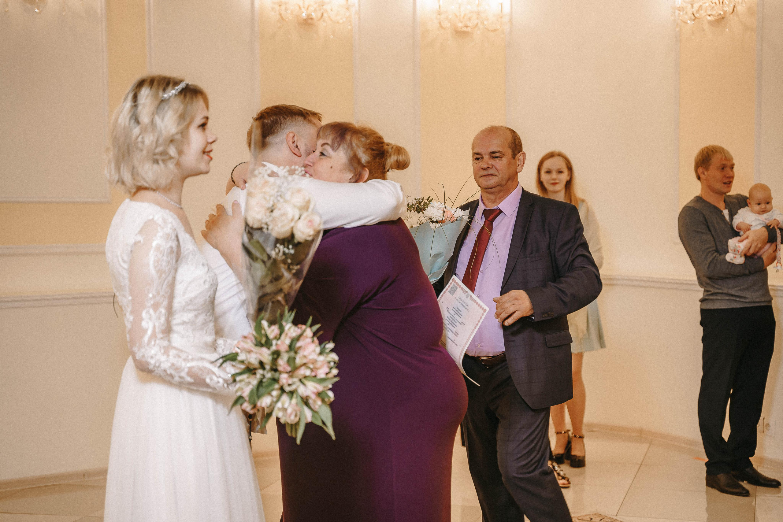Свадебная фотосессия в ЗАГС города Королев (Московская область)
