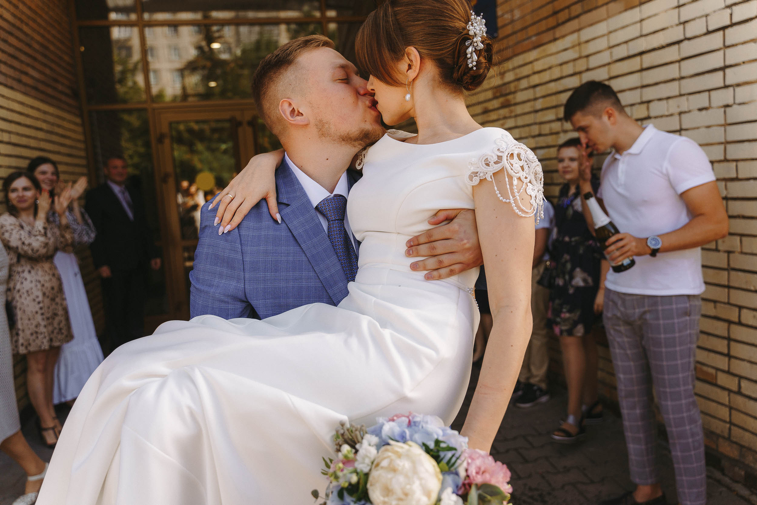 Свадебная фотосессия в ЗАГС города Королев (Московская область)