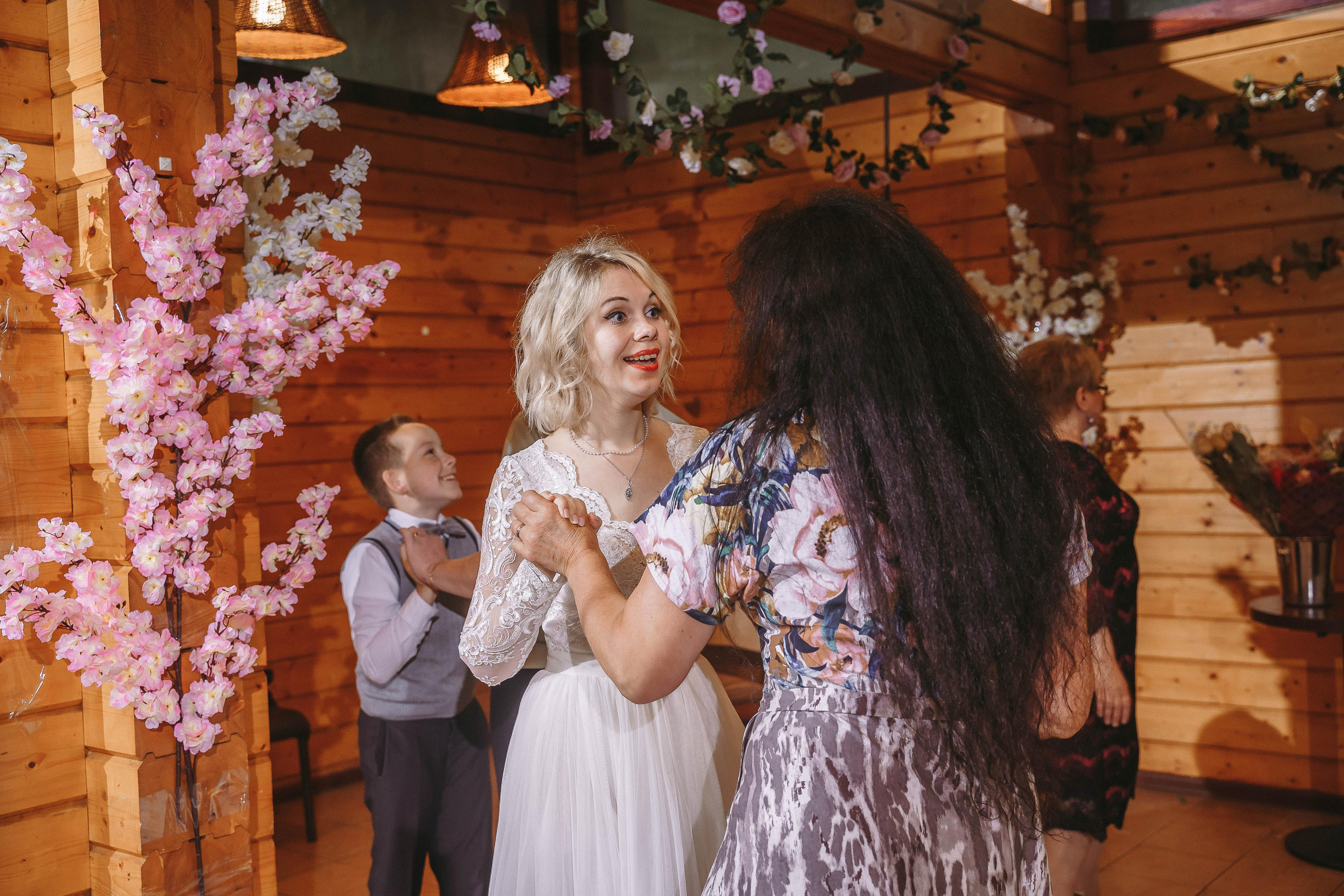 Свадебная фотосессия в ЗАГС города Королев (Московская область)