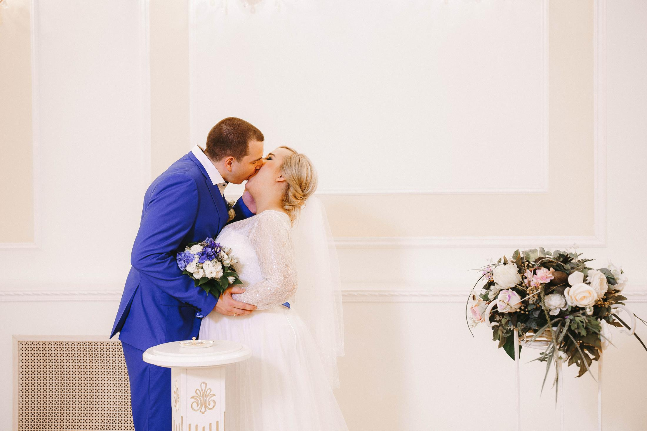 Свадебная фотосессия в ЗАГС города Королев (Московская область)