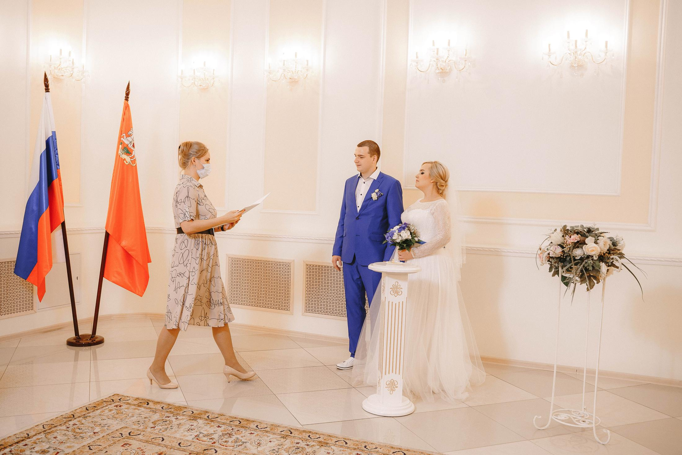 Свадебная фотосессия в ЗАГС города Королев (Московская область)