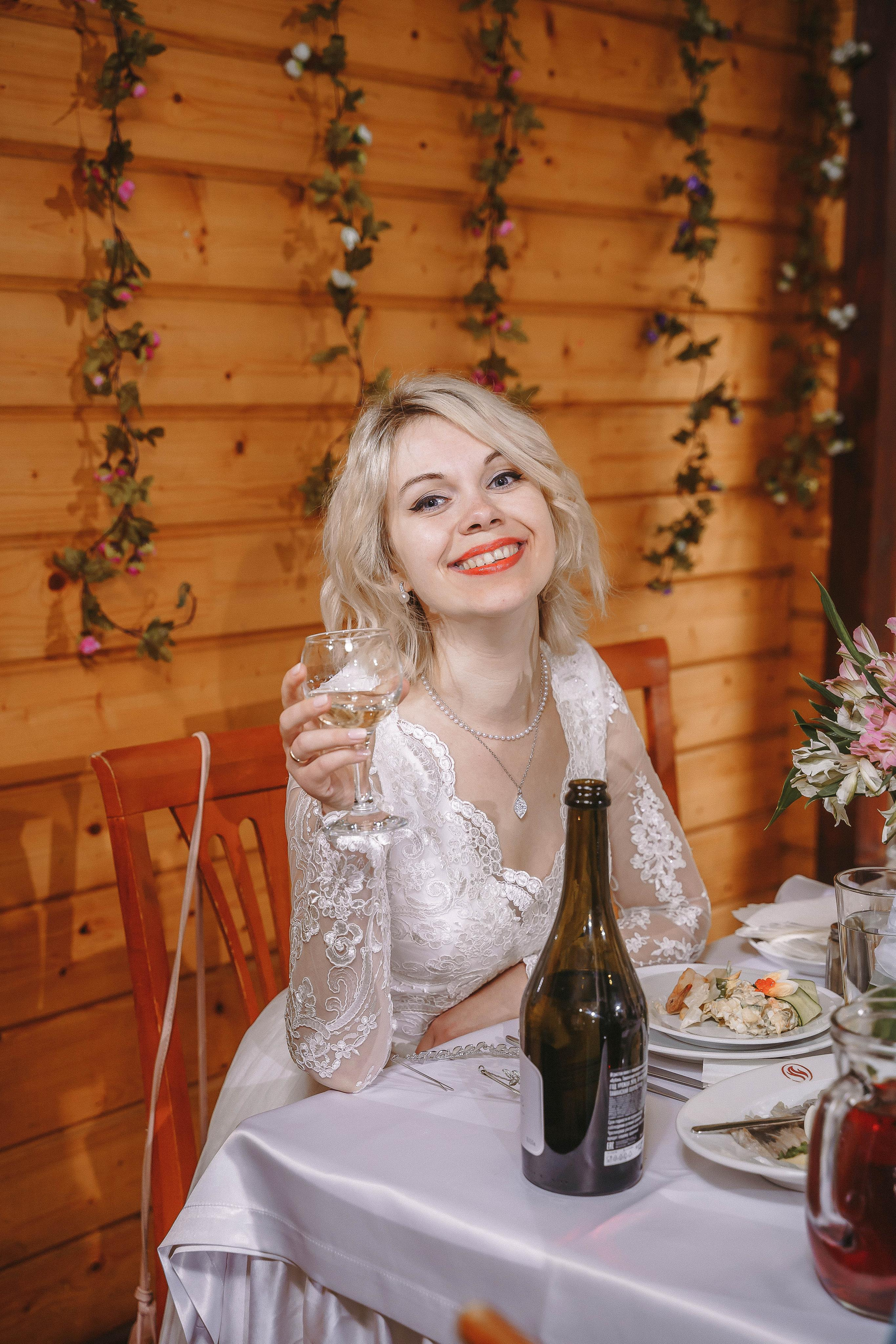 Свадебная фотосессия в ЗАГС города Королев (Московская область)