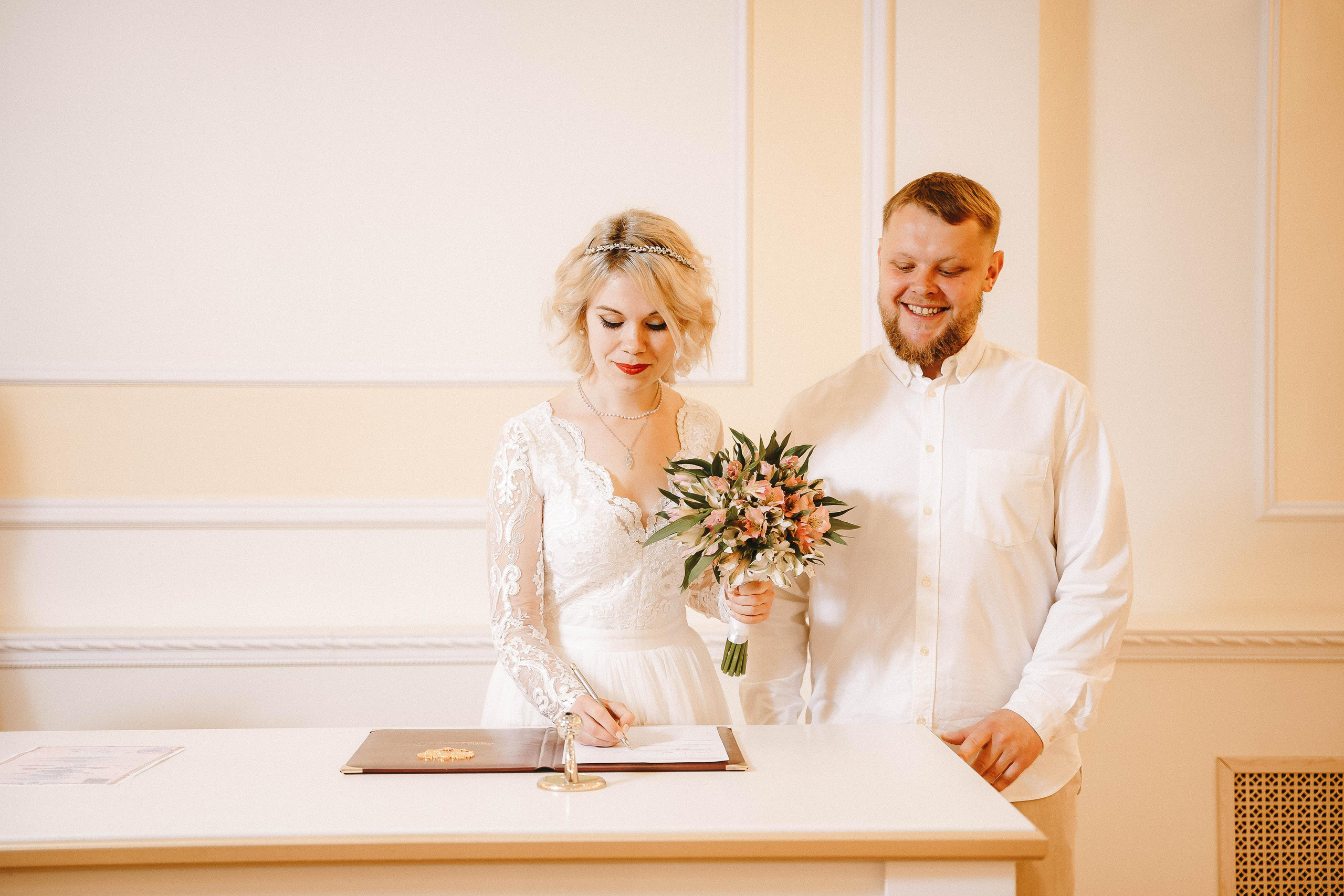 Свадебная фотосессия в ЗАГС города Королев (Московская область)