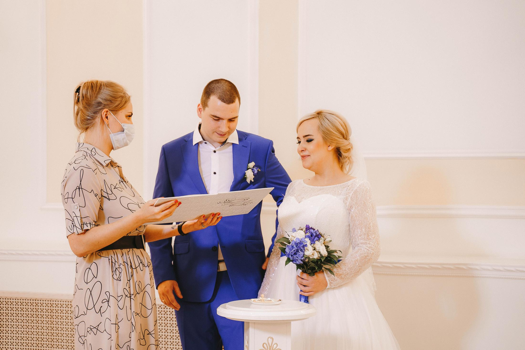 Свадебная фотосессия в ЗАГС города Королев (Московская область)