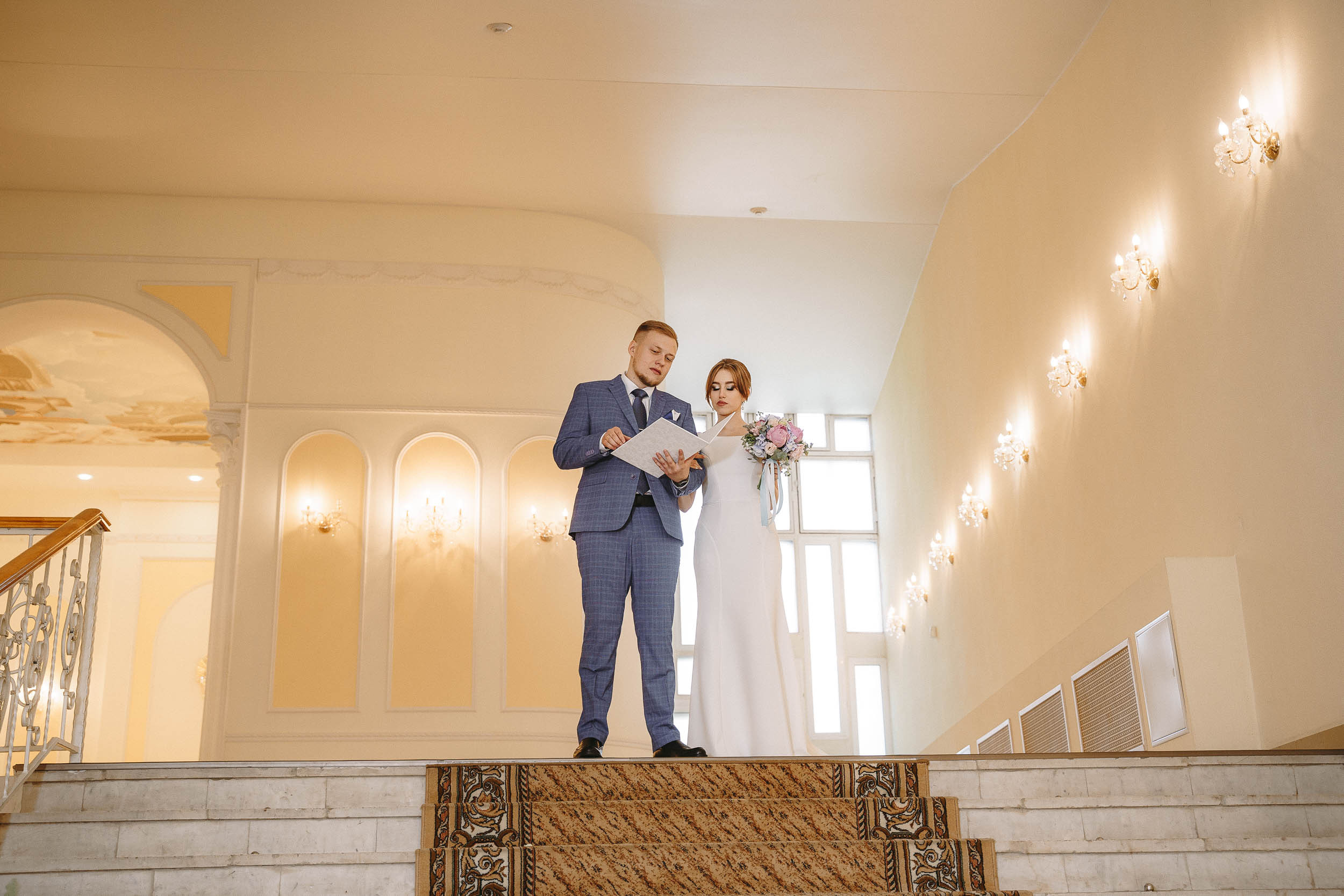 Свадебная фотосессия в ЗАГС города Королев (Московская область)