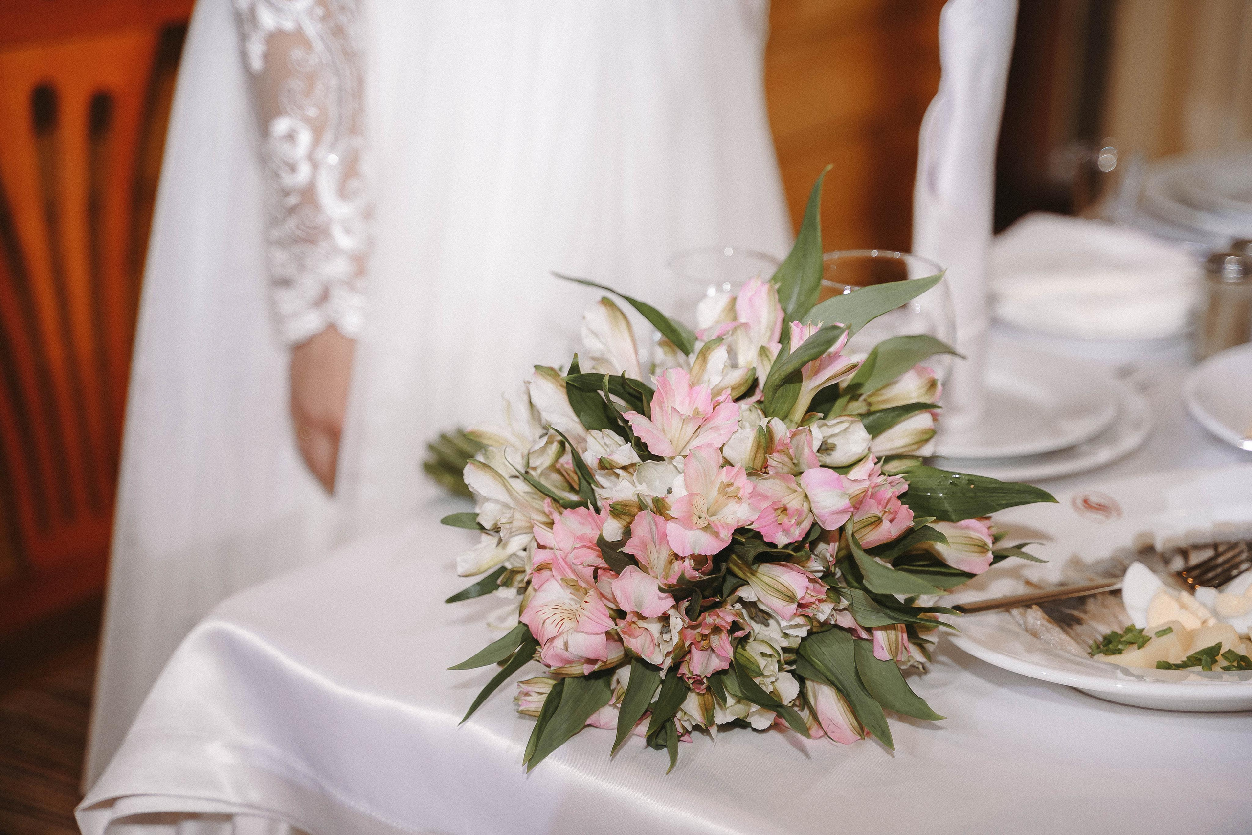 Свадебная фотосессия в ЗАГС города Королев (Московская область)