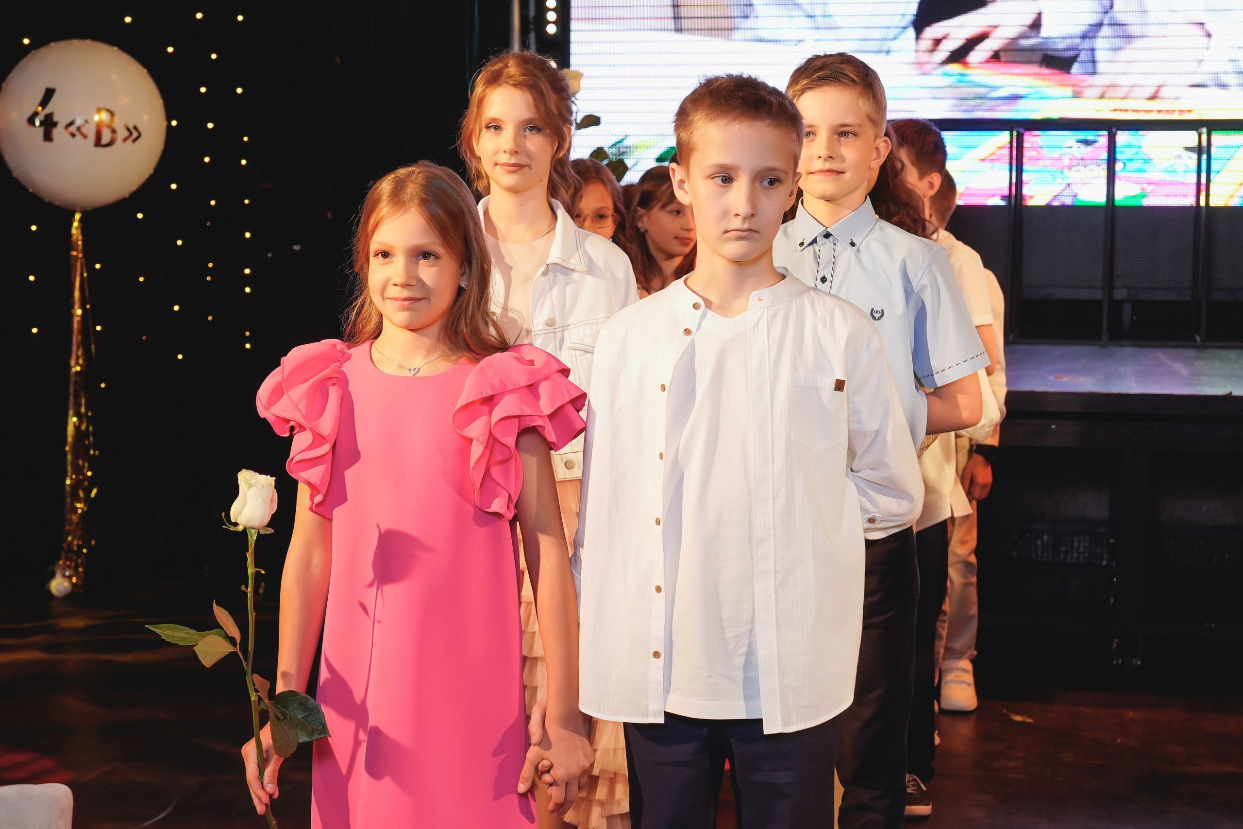 Выпускной. Занимаюсь профессиональной фотографией и живу рядом с Байкалом. Работаю в разных жанрах