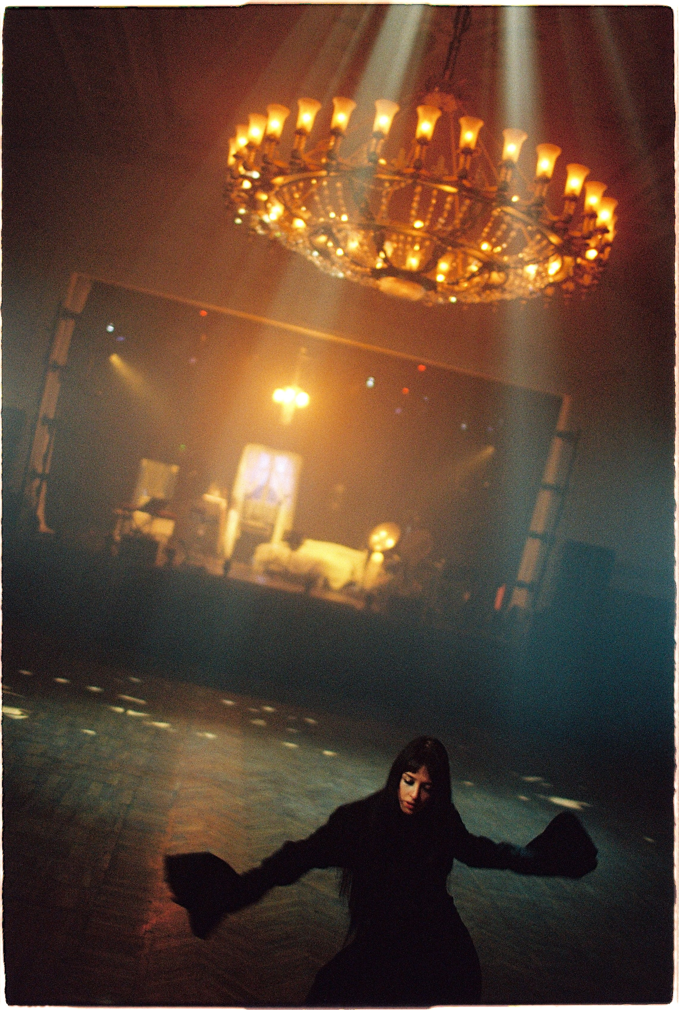 Mirele дк кристалл 2025. Илья Симонов фотограф москва