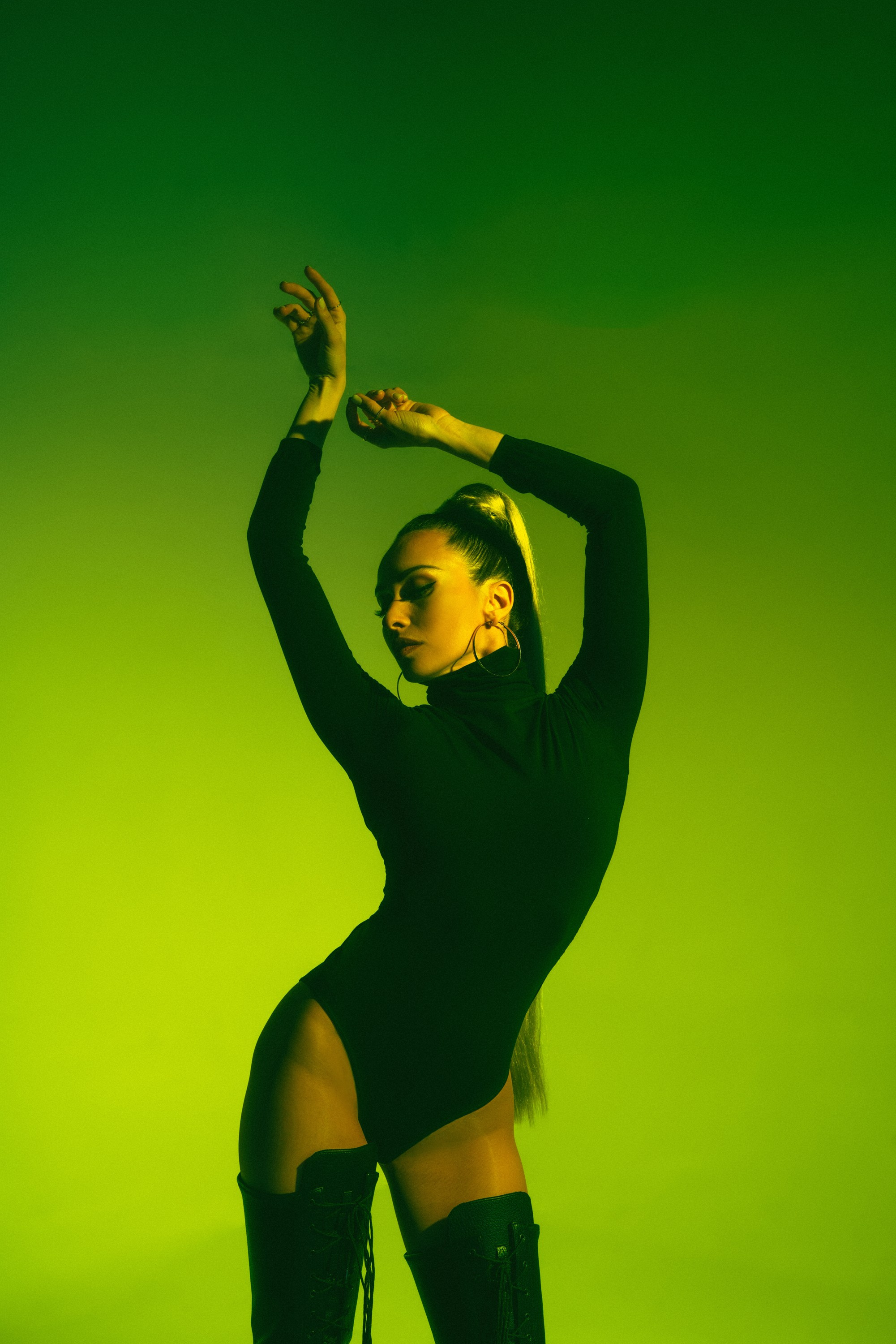 A Playboy photographer helps you find the rich man of your dreams. Dubai, Moscow. Portrait photographer Moscow, UAE, Oleg Koshmarov