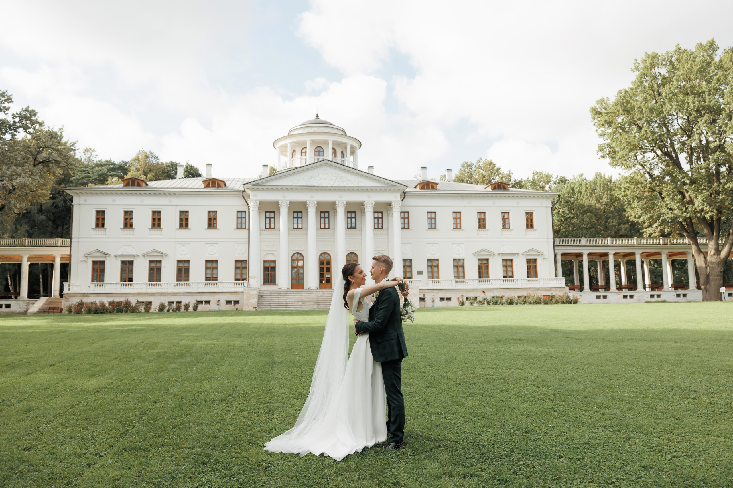 Регистрация в отеле Fish Point, ЗАГС Бутово, прогулка в Остафьево. Свадебный и репортажный фотограф (Москва, Королев и другие)