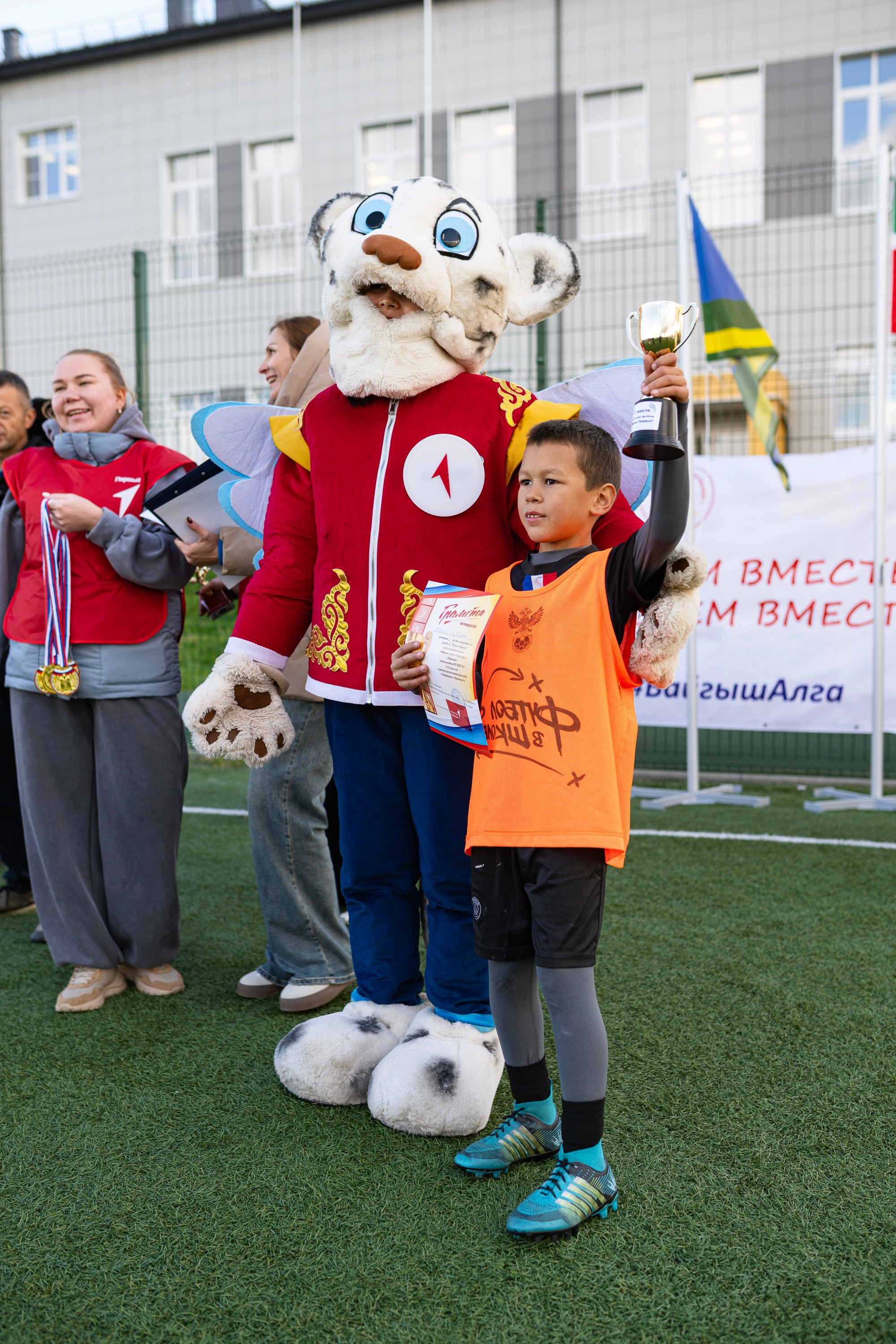 Детский футбол. Республика Татарстан, Высокогорский район, с. Высокая Гора. Свадебный фотограф в Казани, и Зеленодольске Радик Мухаметов