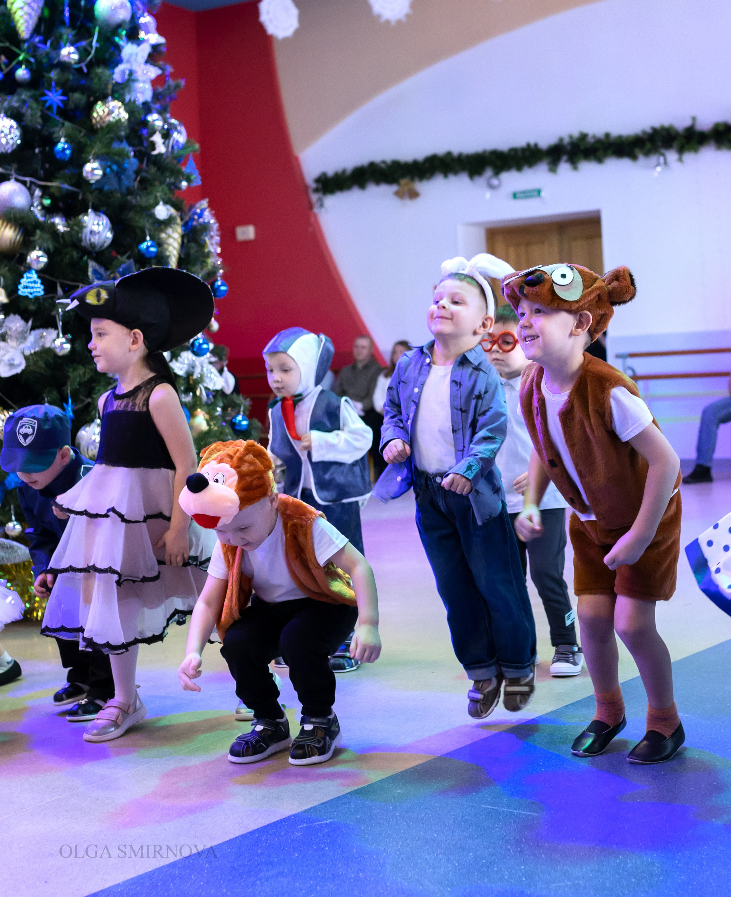 Утренник в ДОФ 04.01.25. Ольга Смирнова юрист, фотограф