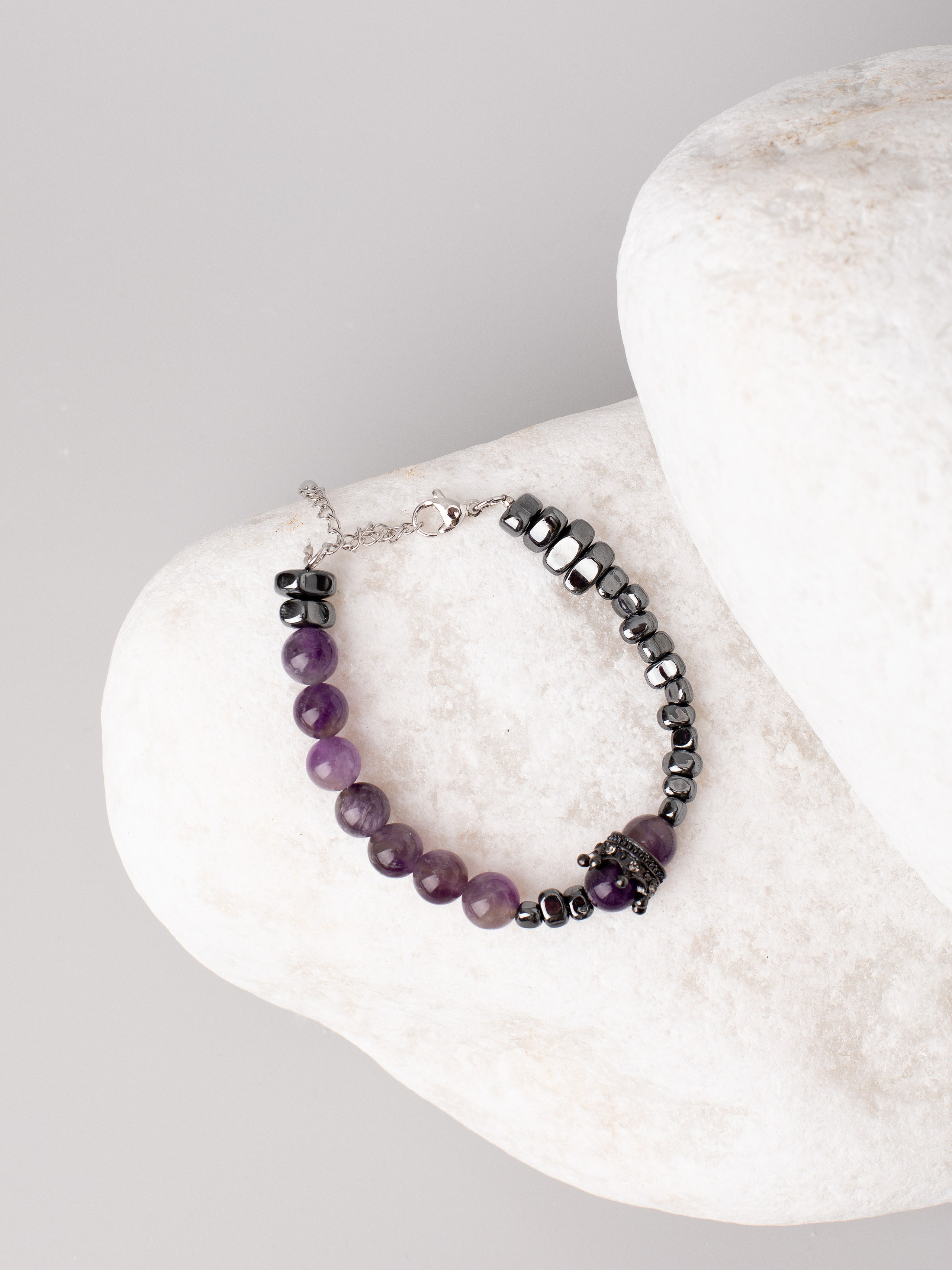 Браслеты ручной работы. Фотостудия предметной и модельной съёмки для маркетплейсов