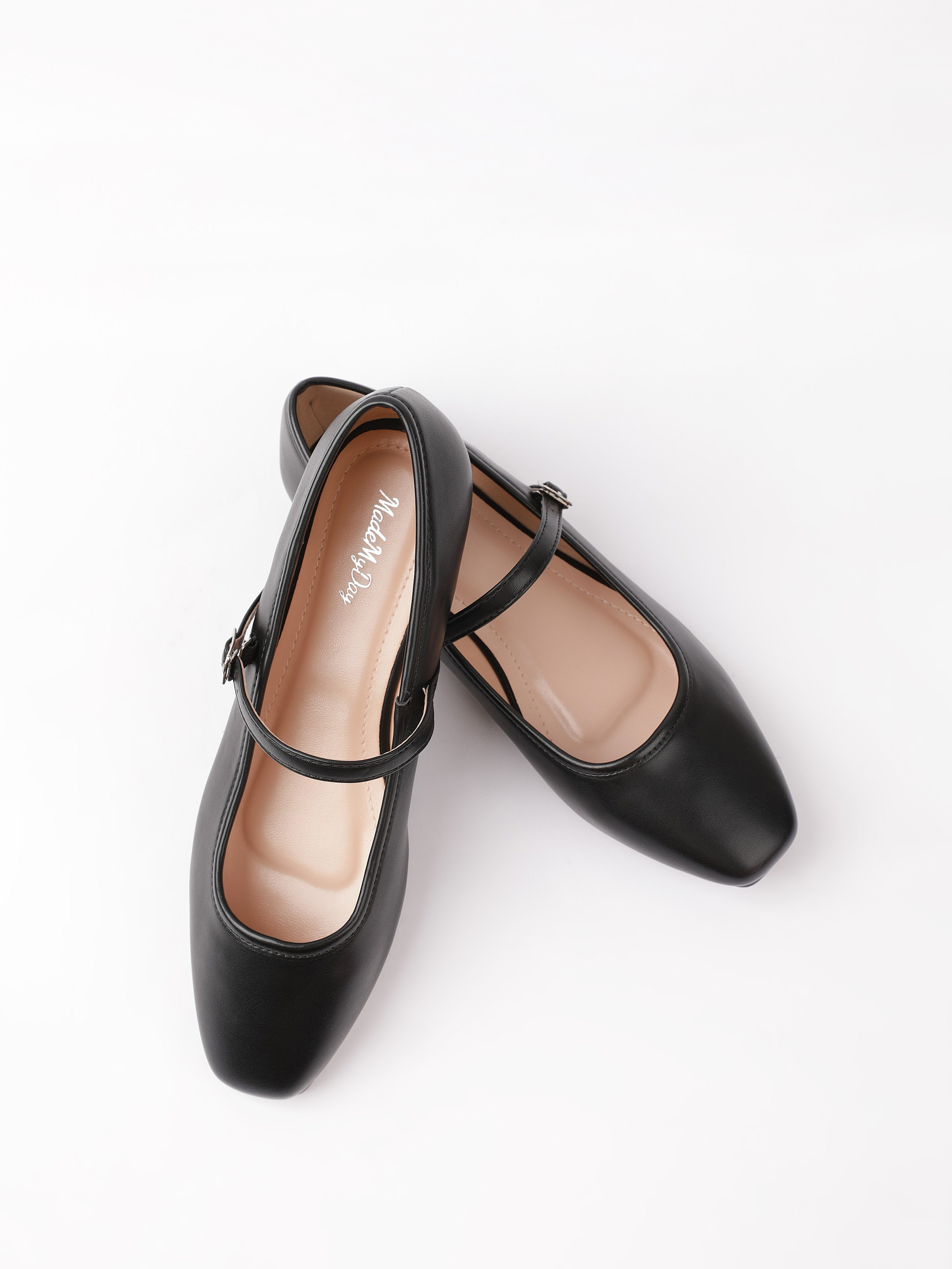 Туфли женские. Фотостудия предметной и модельной съёмки для маркетплейсов