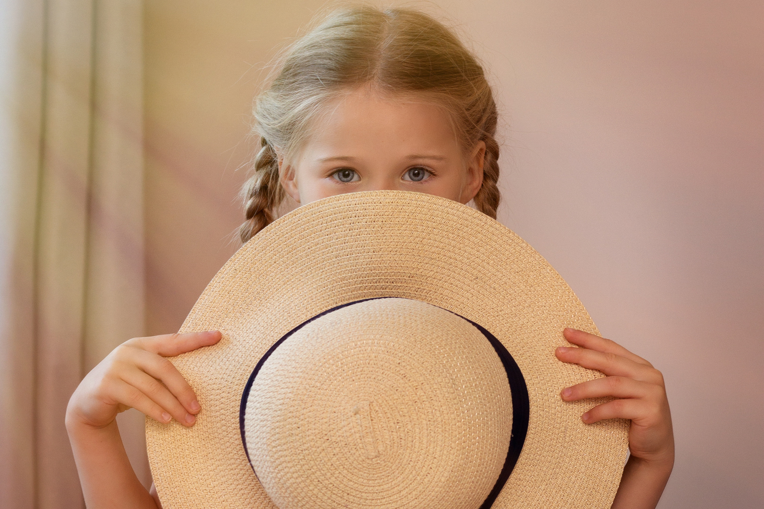 Екатерина с дочурками, студия PAPARAZZI. Семейный и детский фотограф в г. Севастополь Екатерина Солдатова