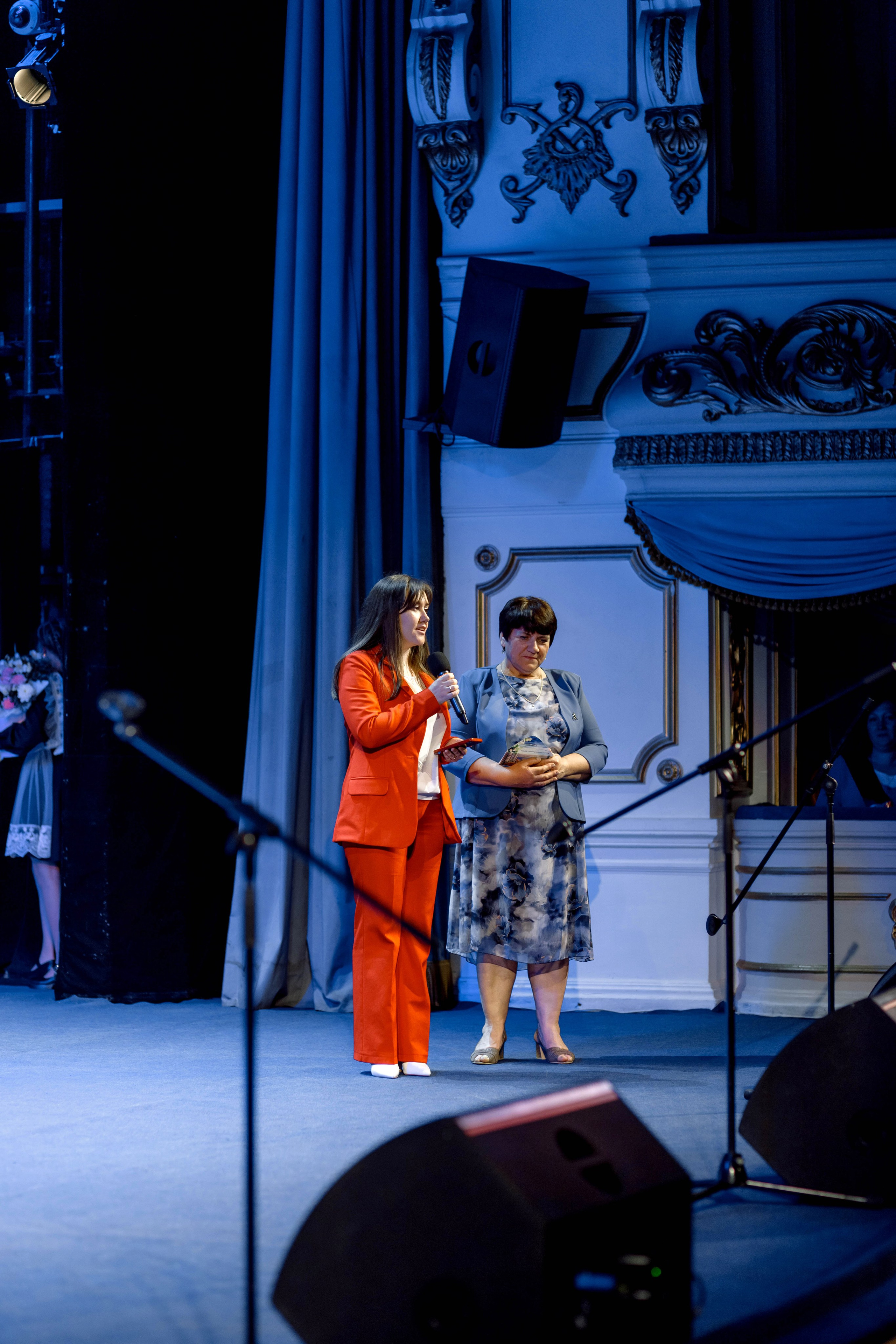 Гимназия 25 — последний звонок (Драм Театр). Свадебный фотограф Иркутск, репортажный фотограф Иркутск