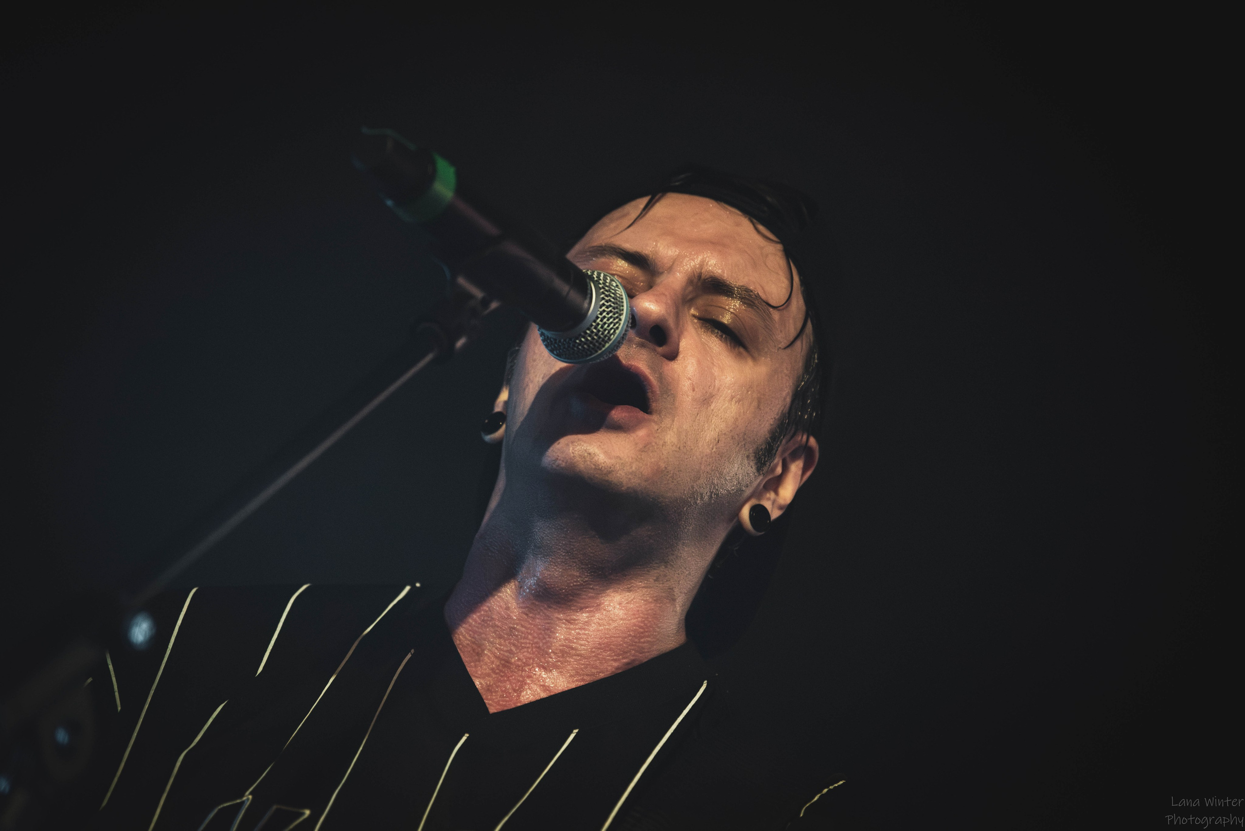 7000$ (29 июня 2025 года, Москва, клуб Урбан). Фотограф Светлана Блинова, Москва и Московская область