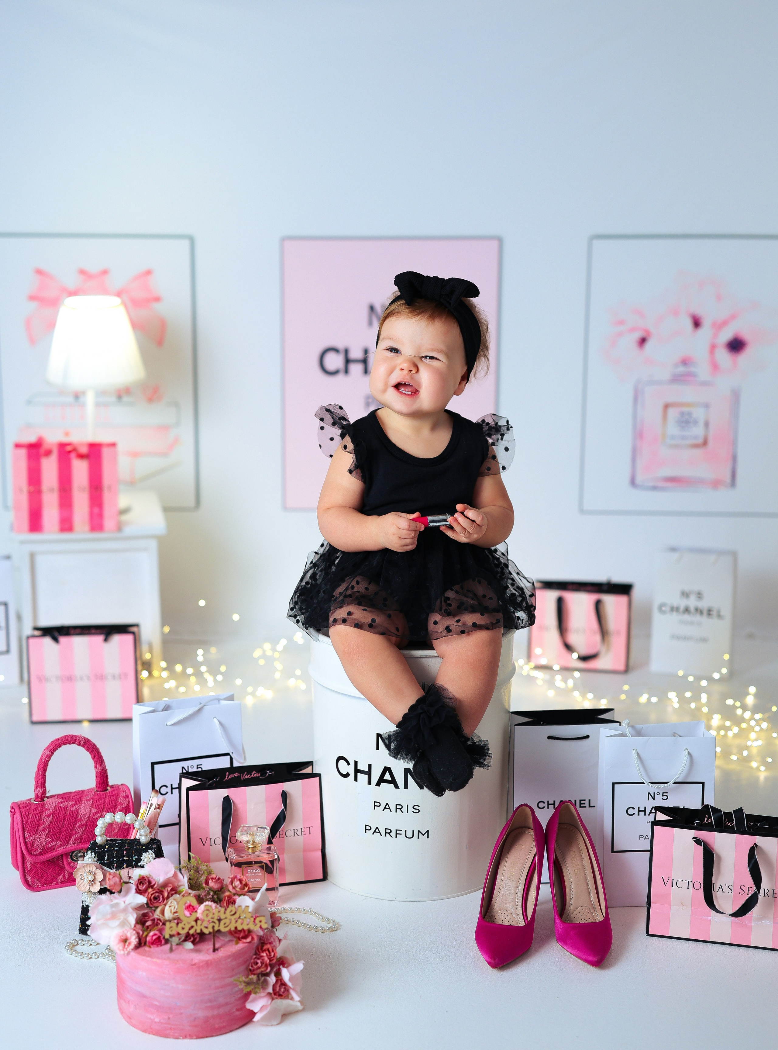 Малышки Антураж