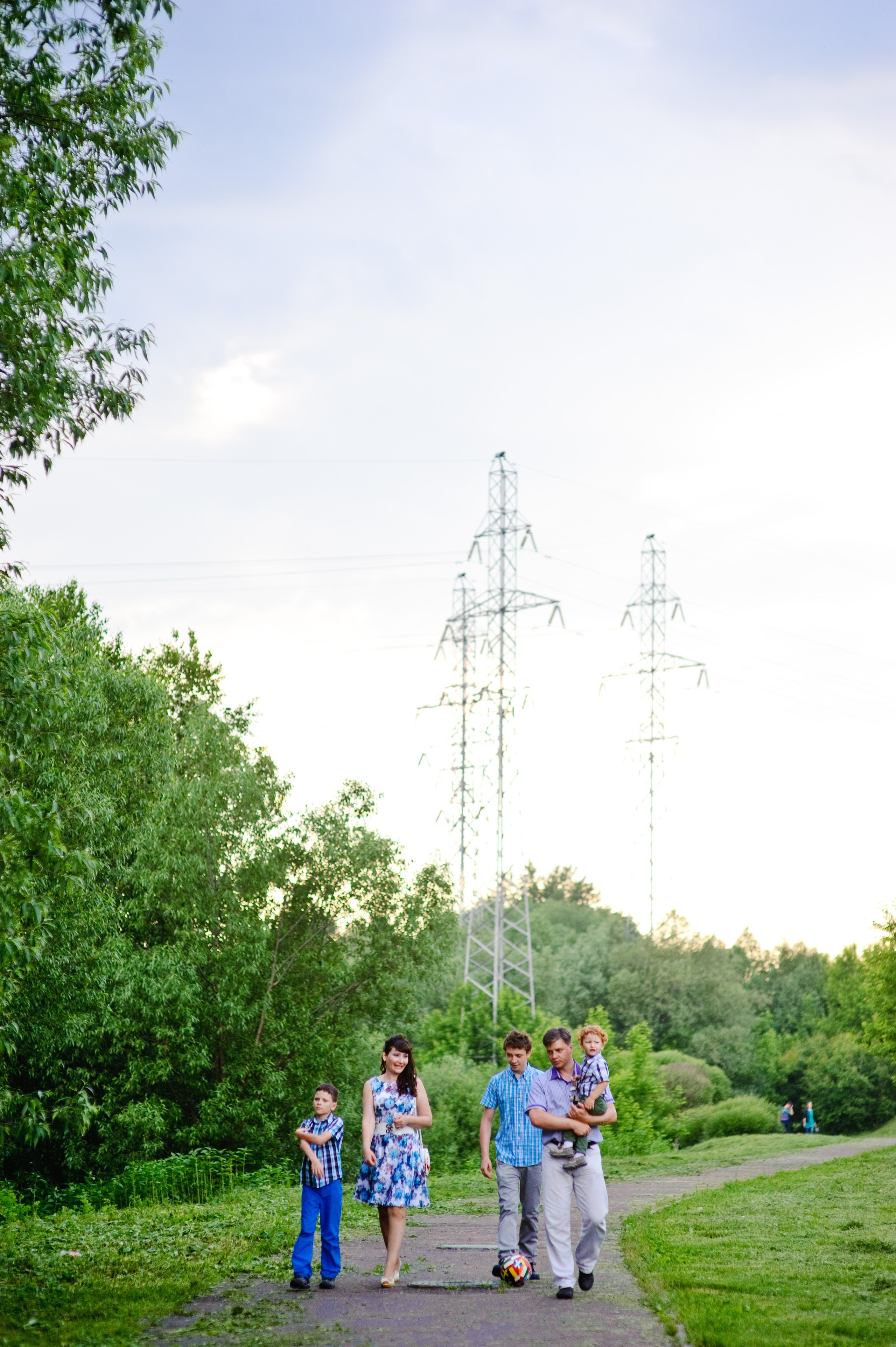 Лада, Дмитрий и 3 сына. Прогулка, Москва. Семейный фотограф Анна Дубовская
