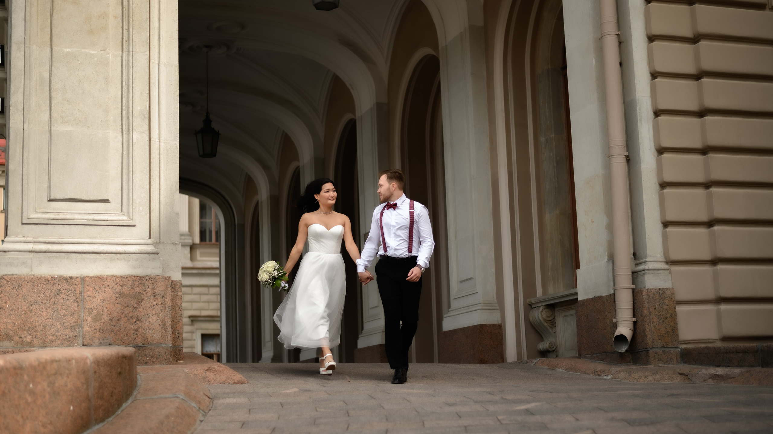 Свадебная фотосессия в центре Санкт-Петербурга. Фотограф Алексей Лукин. Свадьба, мероприятие, корпоратив, юбилей, фотосессия, портрет. Фотосъёмка в Санкт-Петербурге. Ретушь фотографий