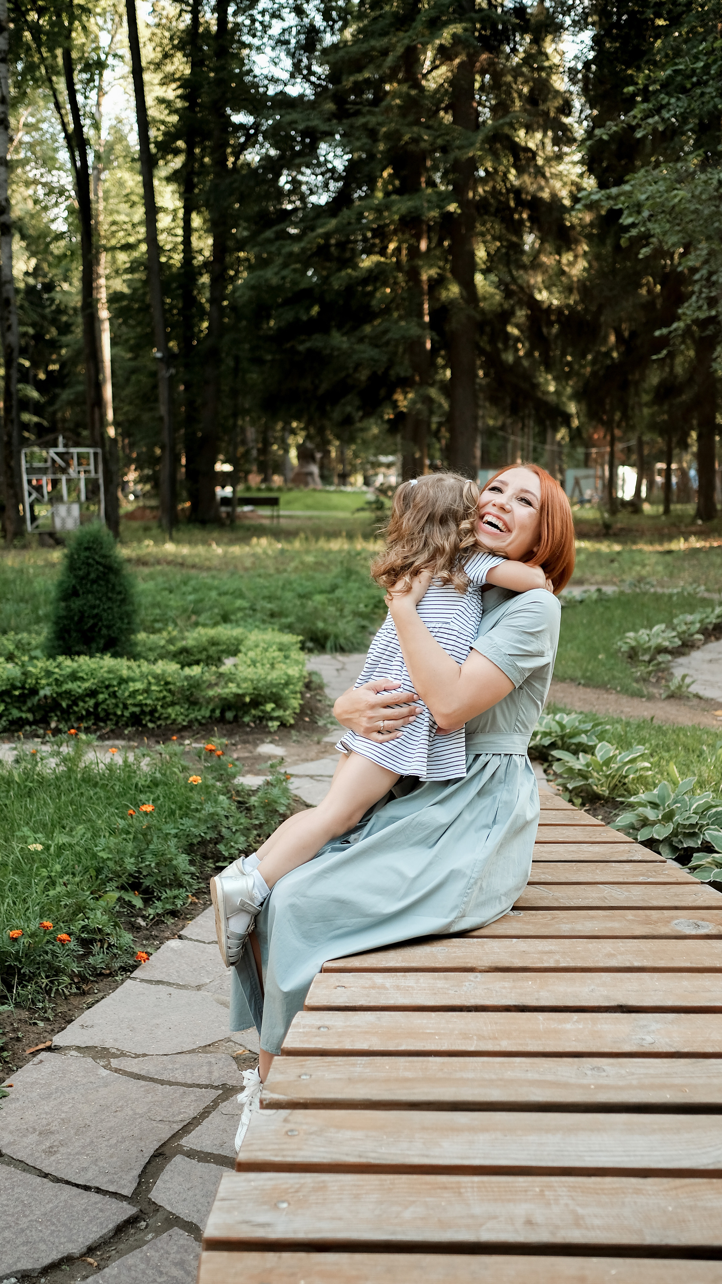 Аня с дочкой, прогулка в Дендропарке. Семейный и детский фотограф в Ижевске