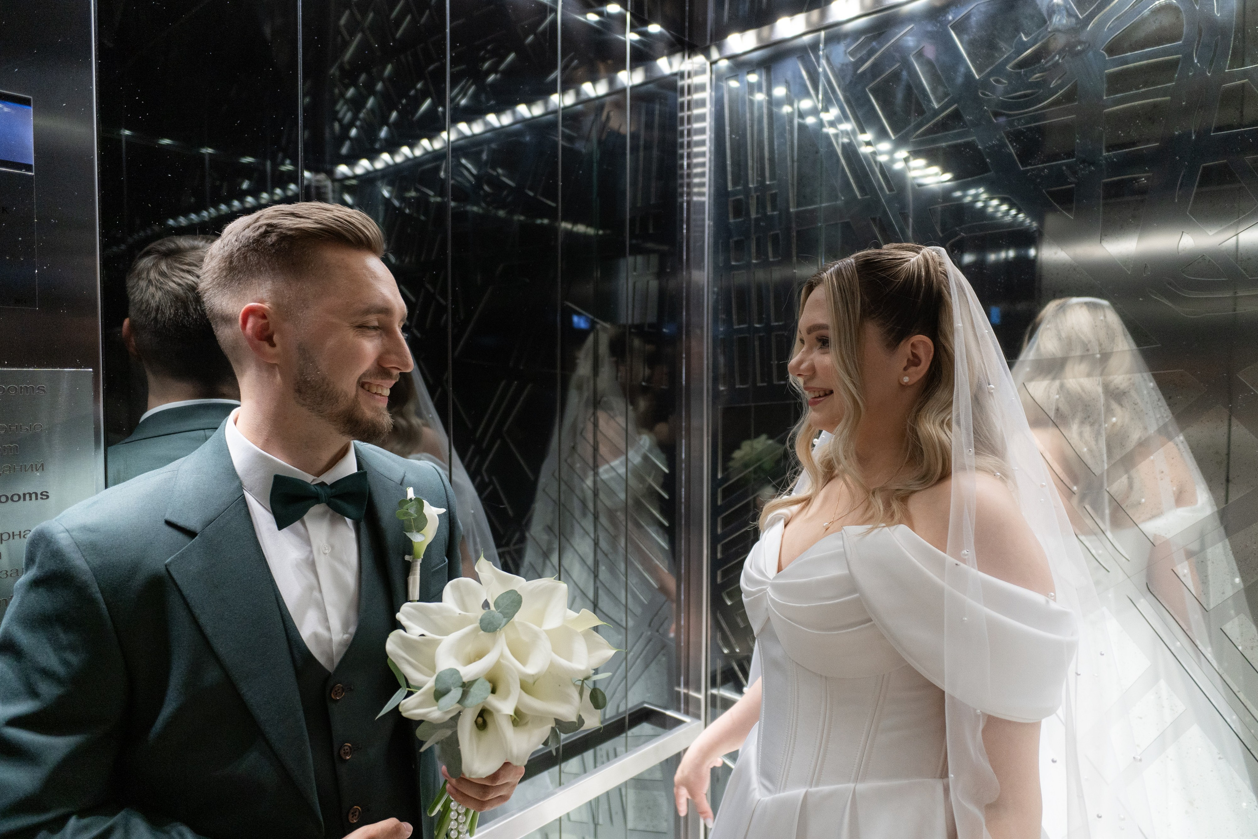 Свадебная фотосессия в отеле Хилтон. Свадебный фотограф Александр Невский в Санкт-Петербурге