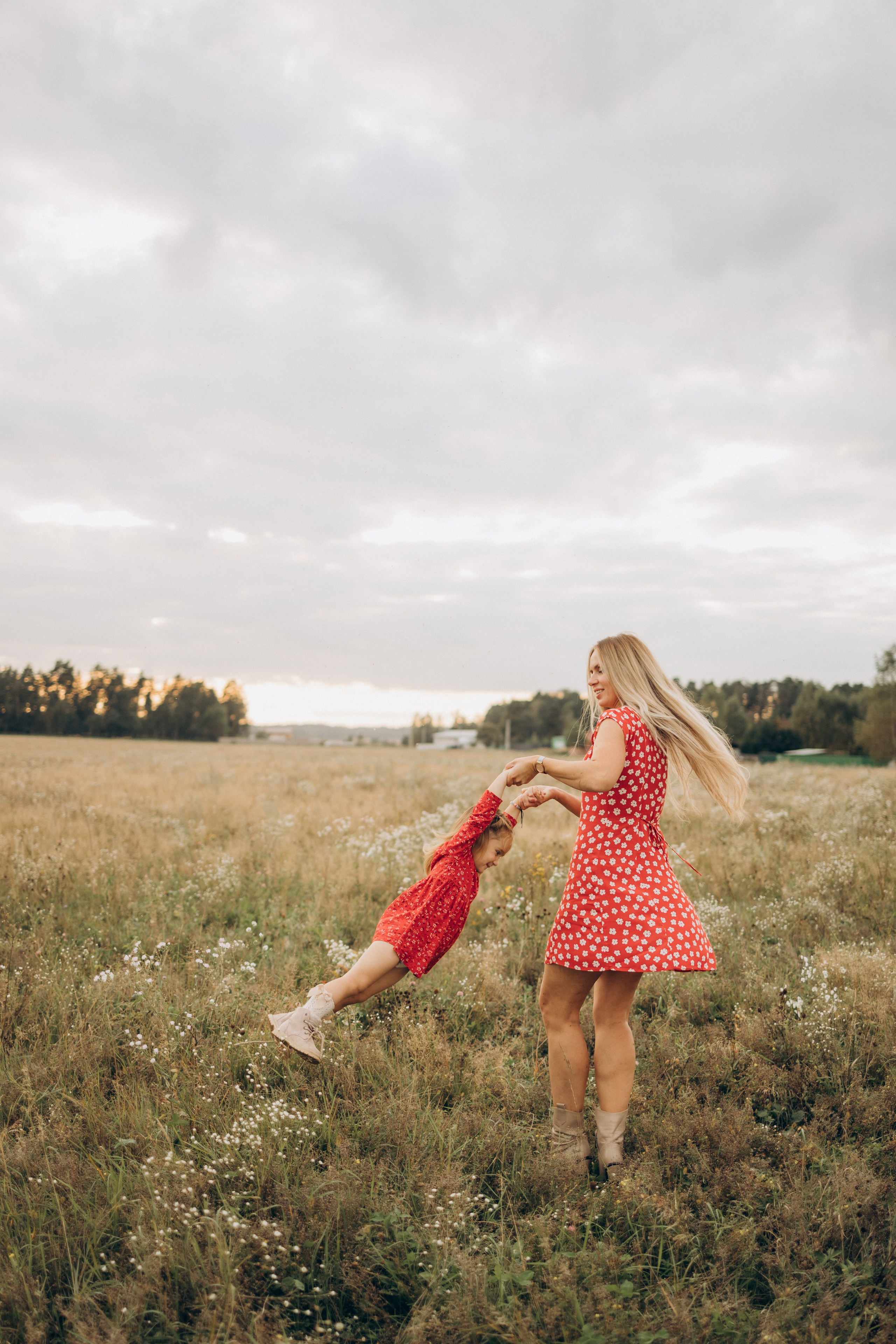 Мама и дочка (5.09.2025) г. Жуков (Калужская обл.). Надежда Стар семейный и церковный фотограф в Жукове и Калужской области