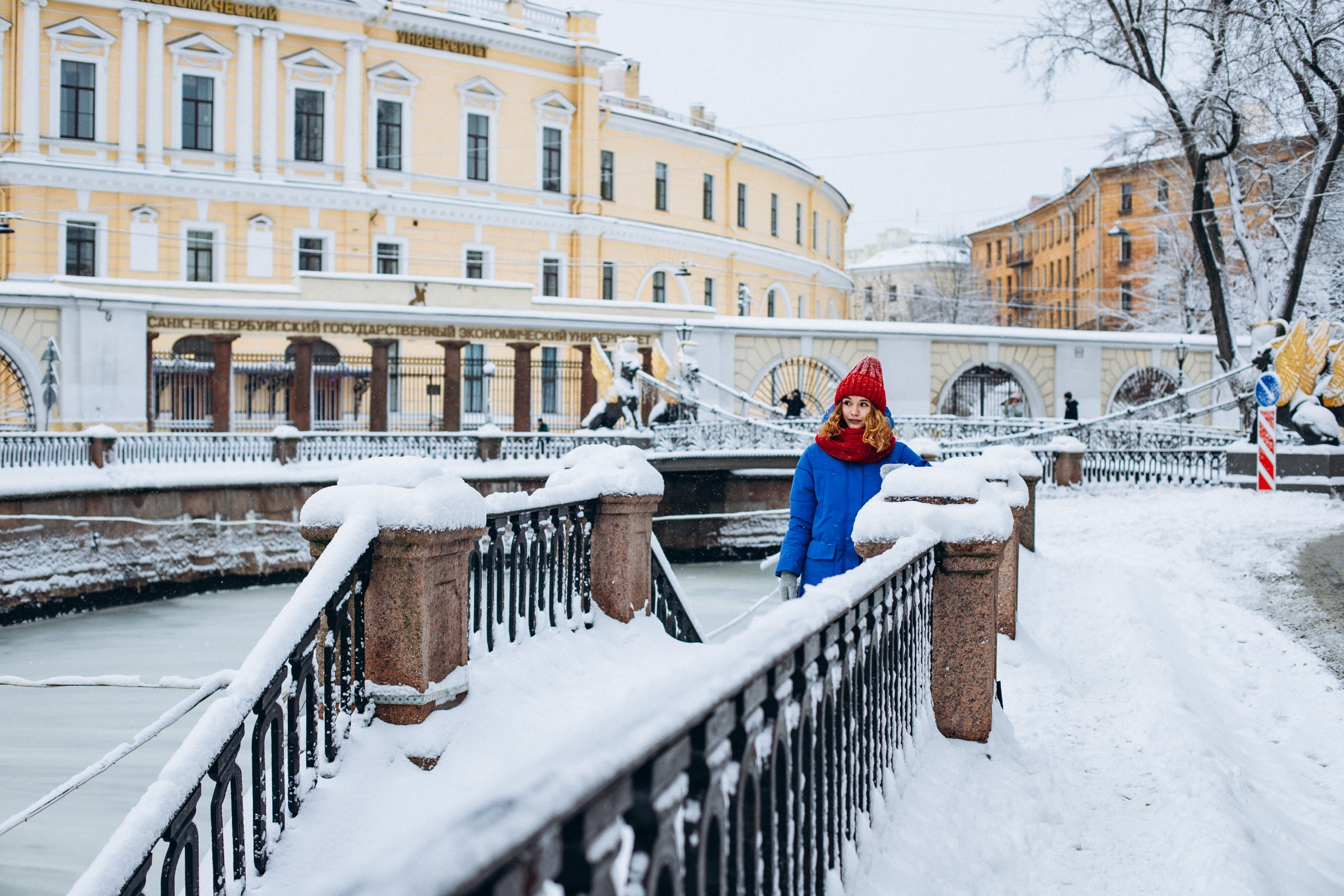 Полина в декабре. Фотопрогулка в Петербурге. Индивидуальный и семейный фотограф в Санкт-Петербурге