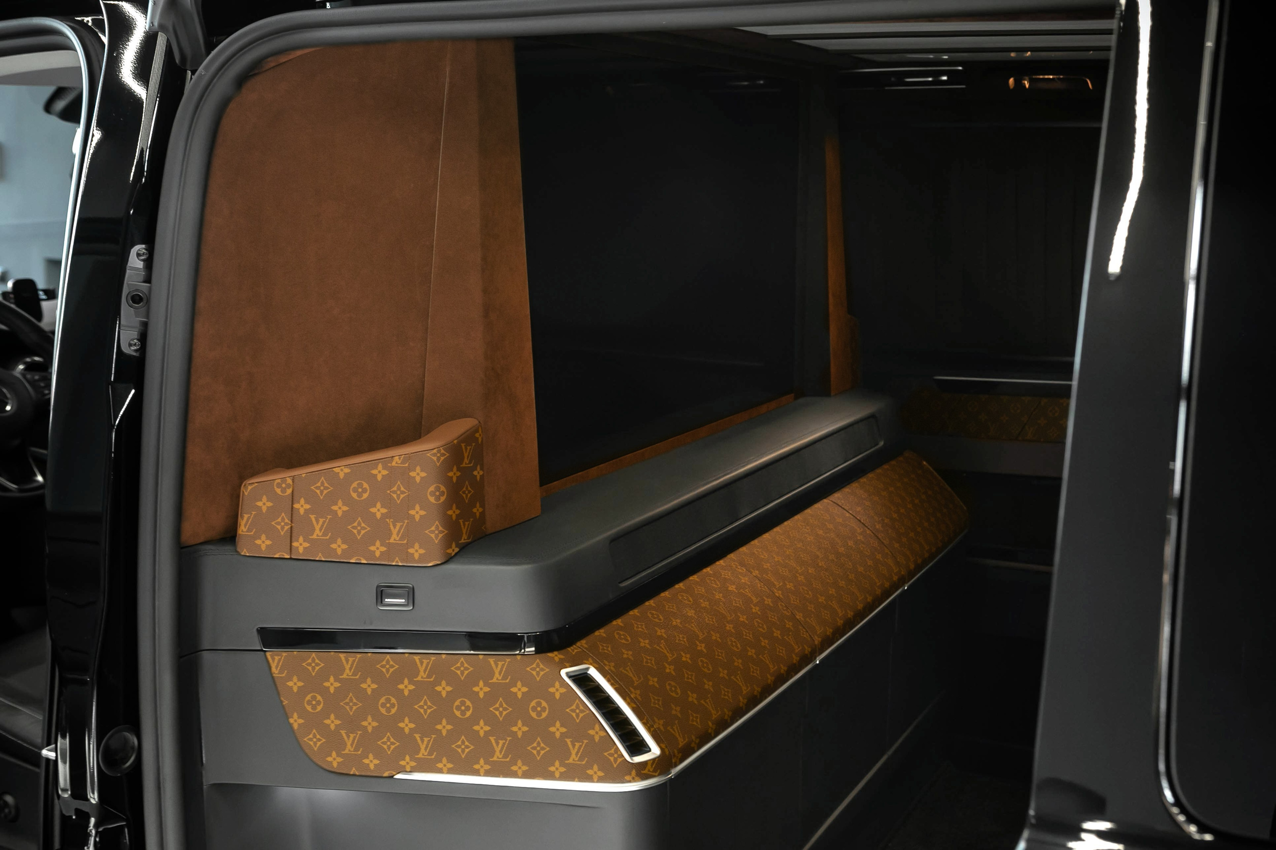 Фотосъемка V-class louis Vuitton в Москве. Фотограф | Михаил Буш Смоленск