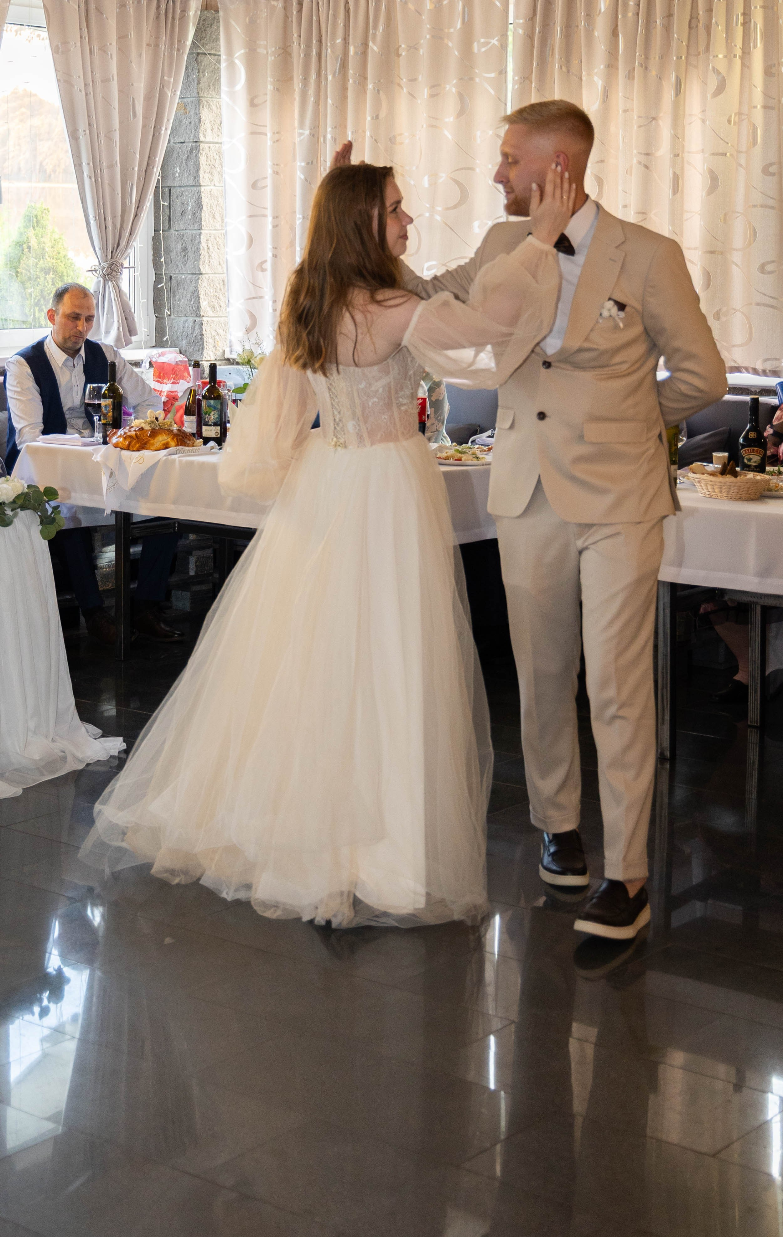 Свадебная фотосессия свадебный фотограф Татьяна Марсуверских свадебная фотопрогулка Москва Жуковский. Фотограф для маркетплейсов, фотоуслуги в Жуковском Татьяна Марсуверских