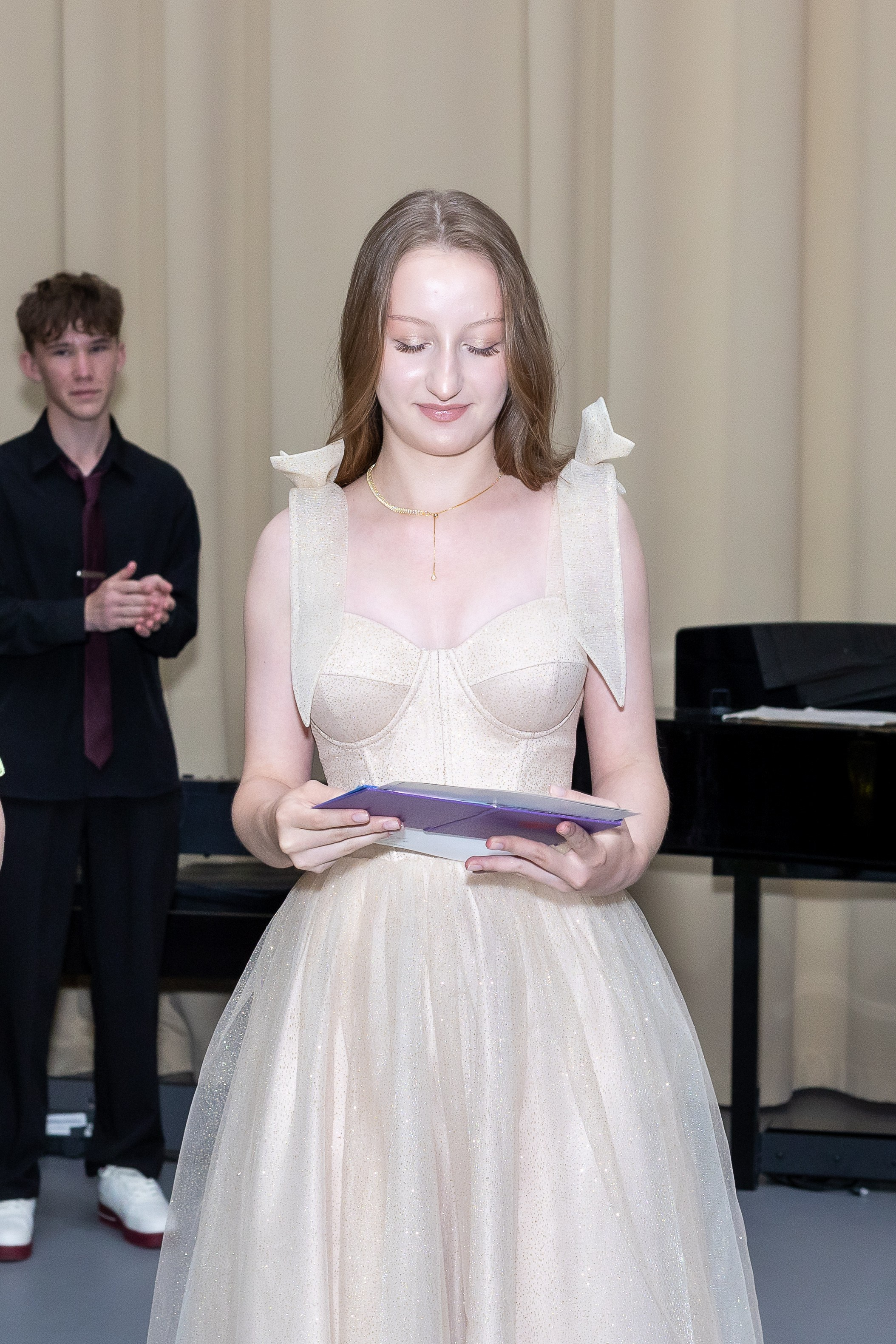 Вручение аттестата 2025. Выпускные альбомы Майкоп, Краснодар Елена Золотарева