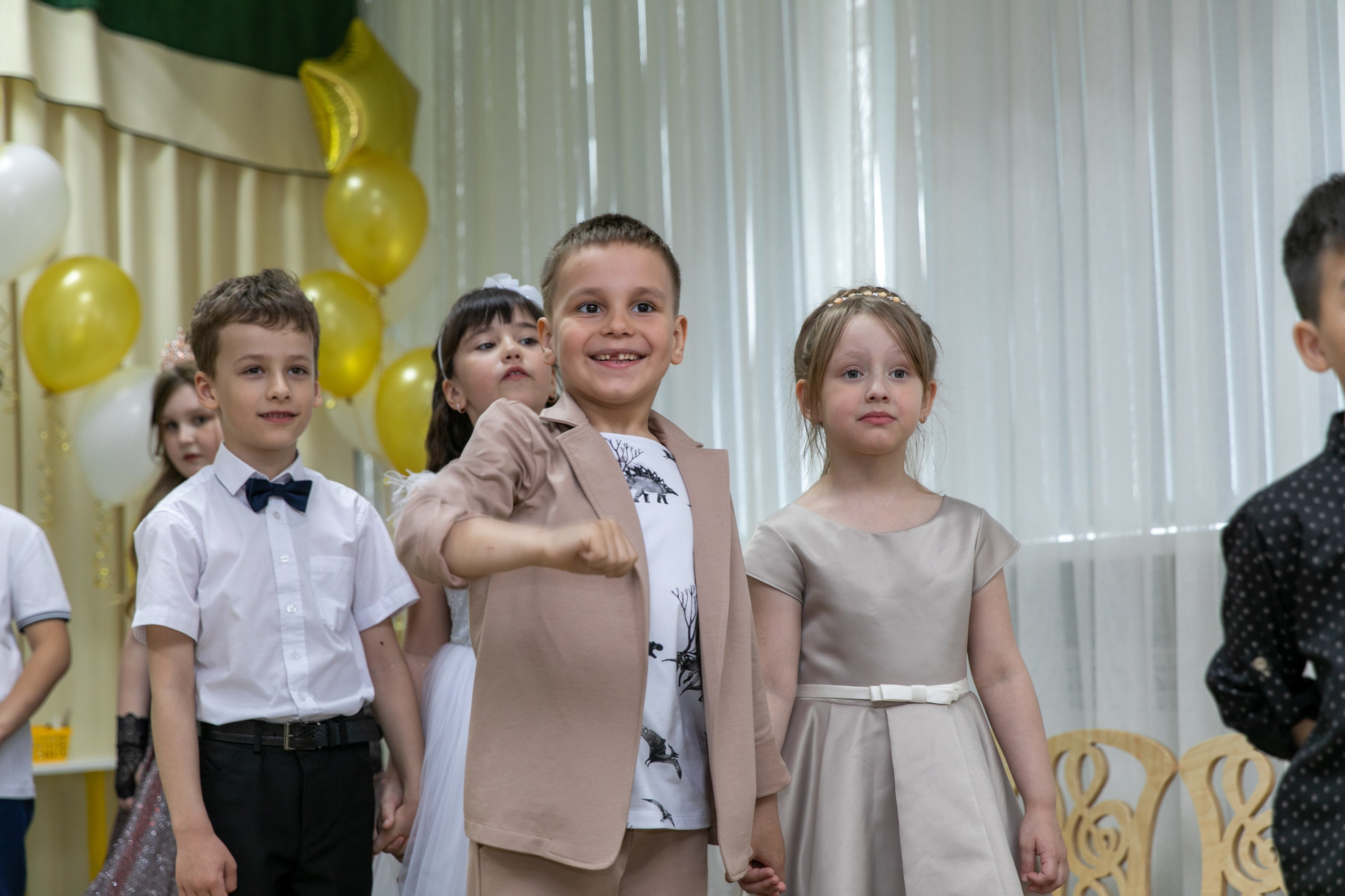 Выпускной Лебедушка 2024. Школьный и детский фотограф в Южно-Сахалинске Анастасия Лескова