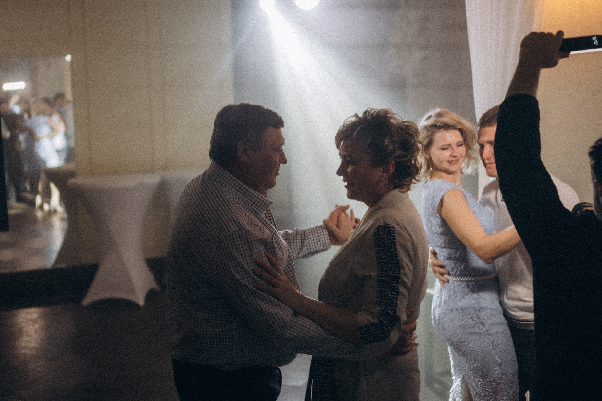 СВАДЕБНАЯ СЬЕМКА СБОРОВ В ОТЕЛЕ И ВЫЕЗД НА ЦЕРЕМОНИЮ (СНЯТО В СИБИРЕ В НИЖНЕВАРТОВСКЕ). Профессиональный фотограф, Санкт-Петербург — Виктория Богомолова