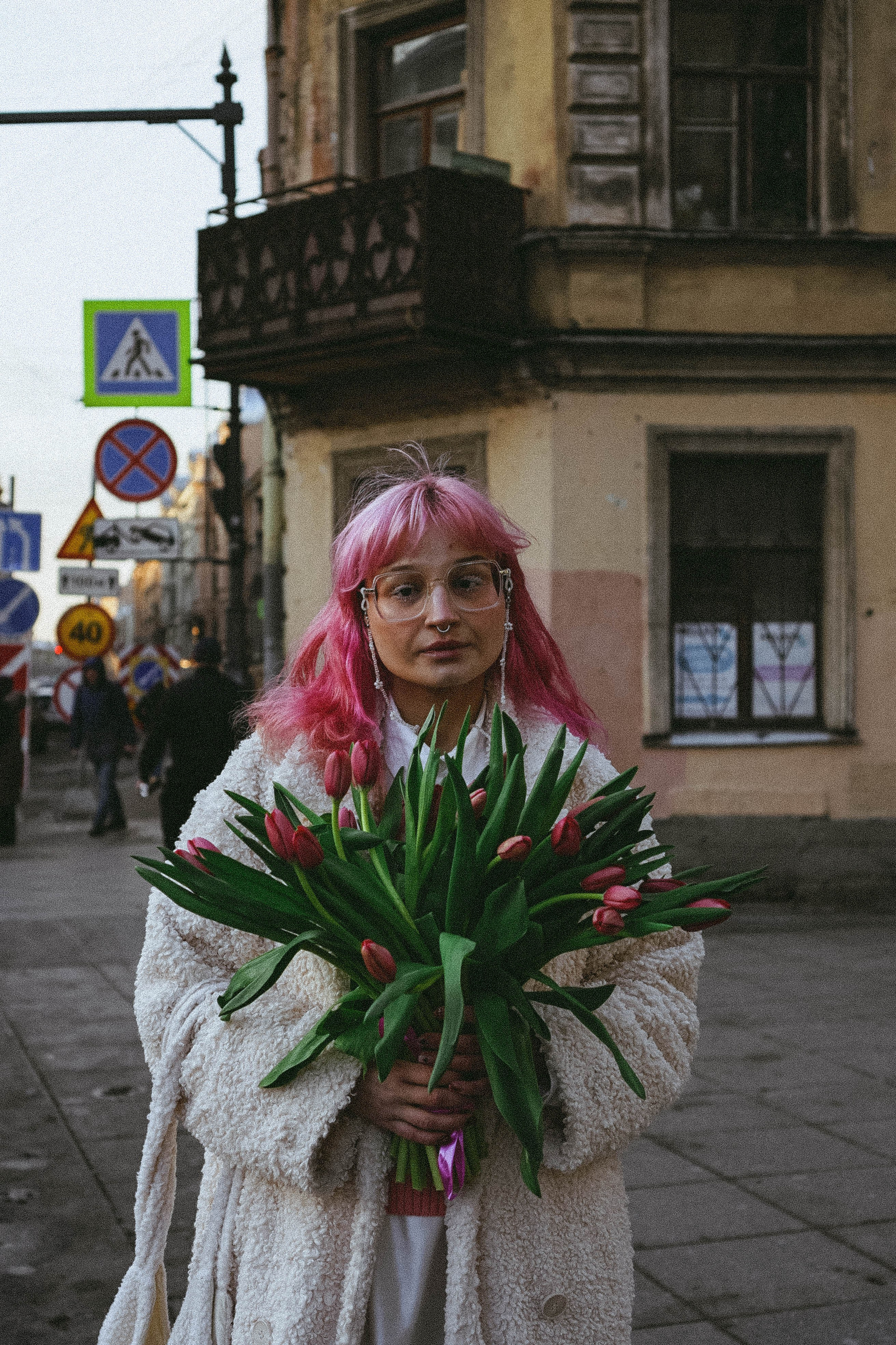 Прогулочная фотосессия с тюльпанами. Профессиональный фотограф, Санкт-Петербург — Виктория Богомолова