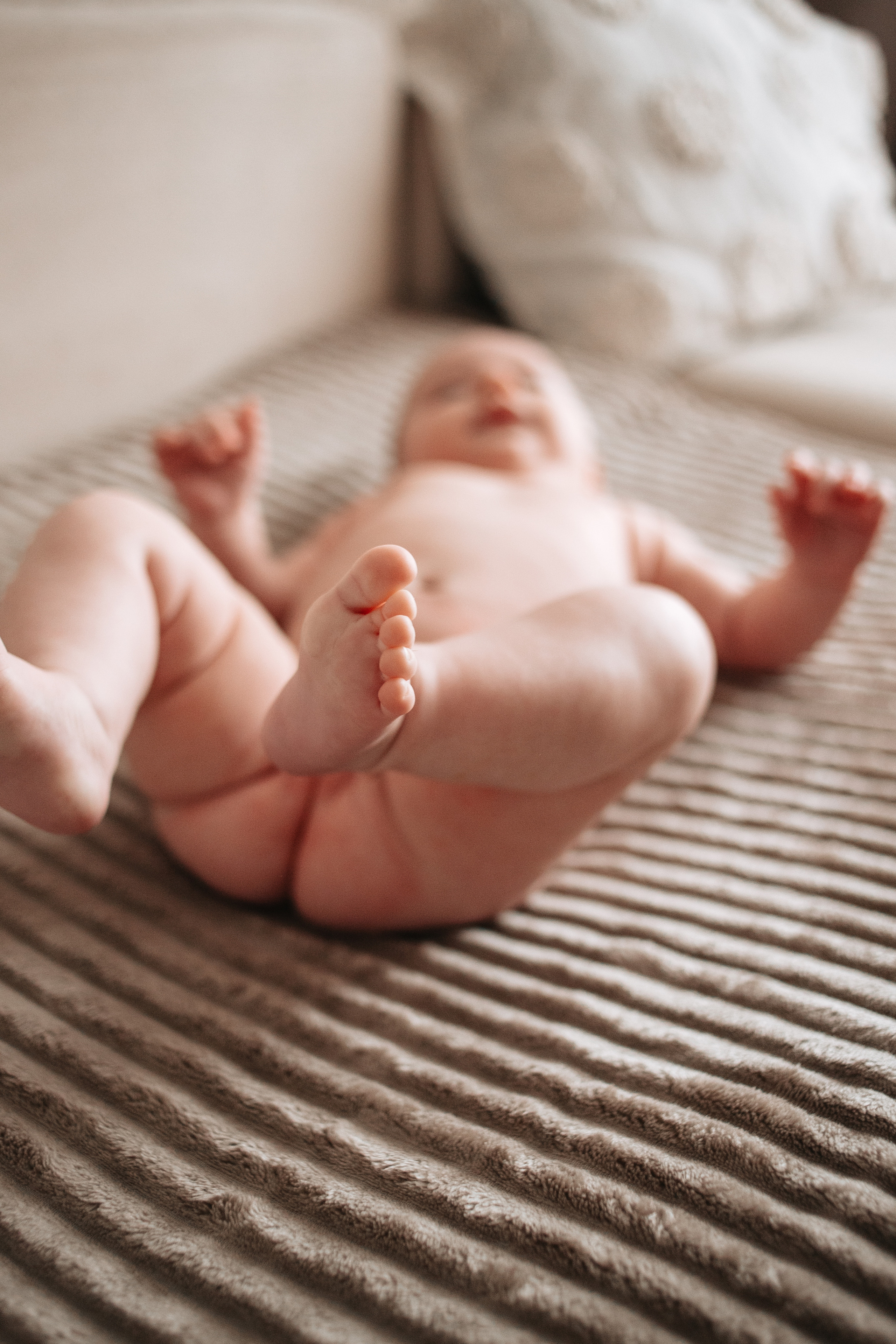 История Алины, Олега и Есении. Домашняя съёмка. Фотограф Настя Галингер Краснодар