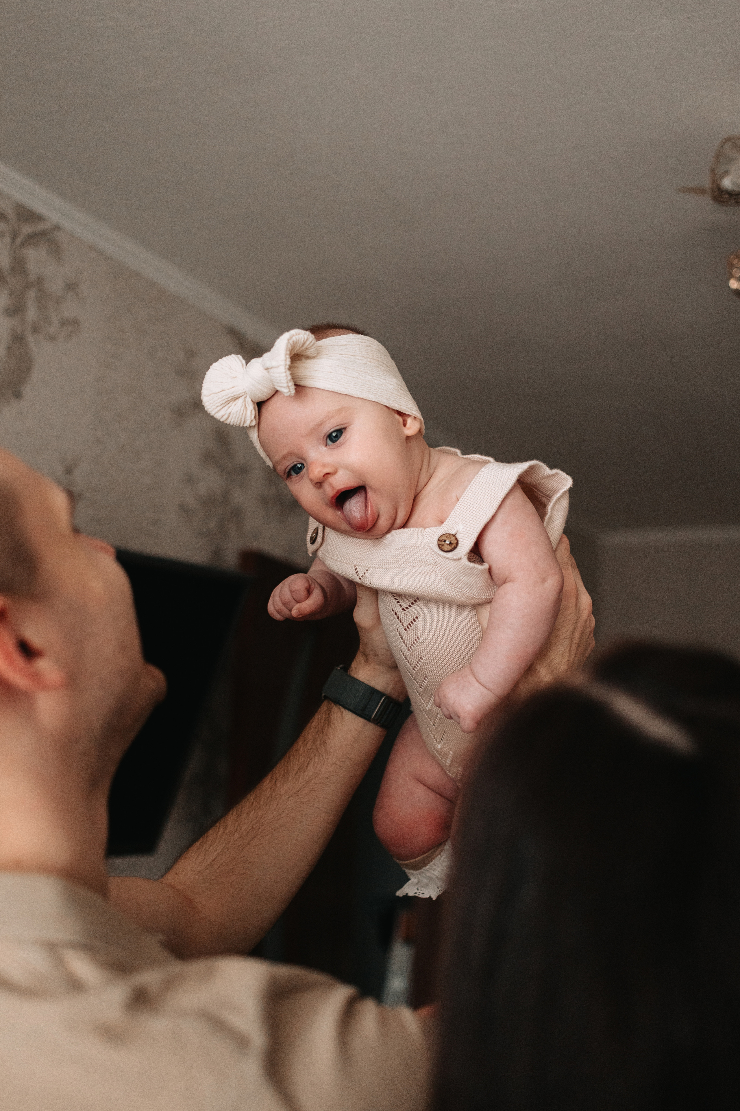 История Алины, Олега и Есении. Домашняя съёмка. Фотограф Настя Галингер Краснодар