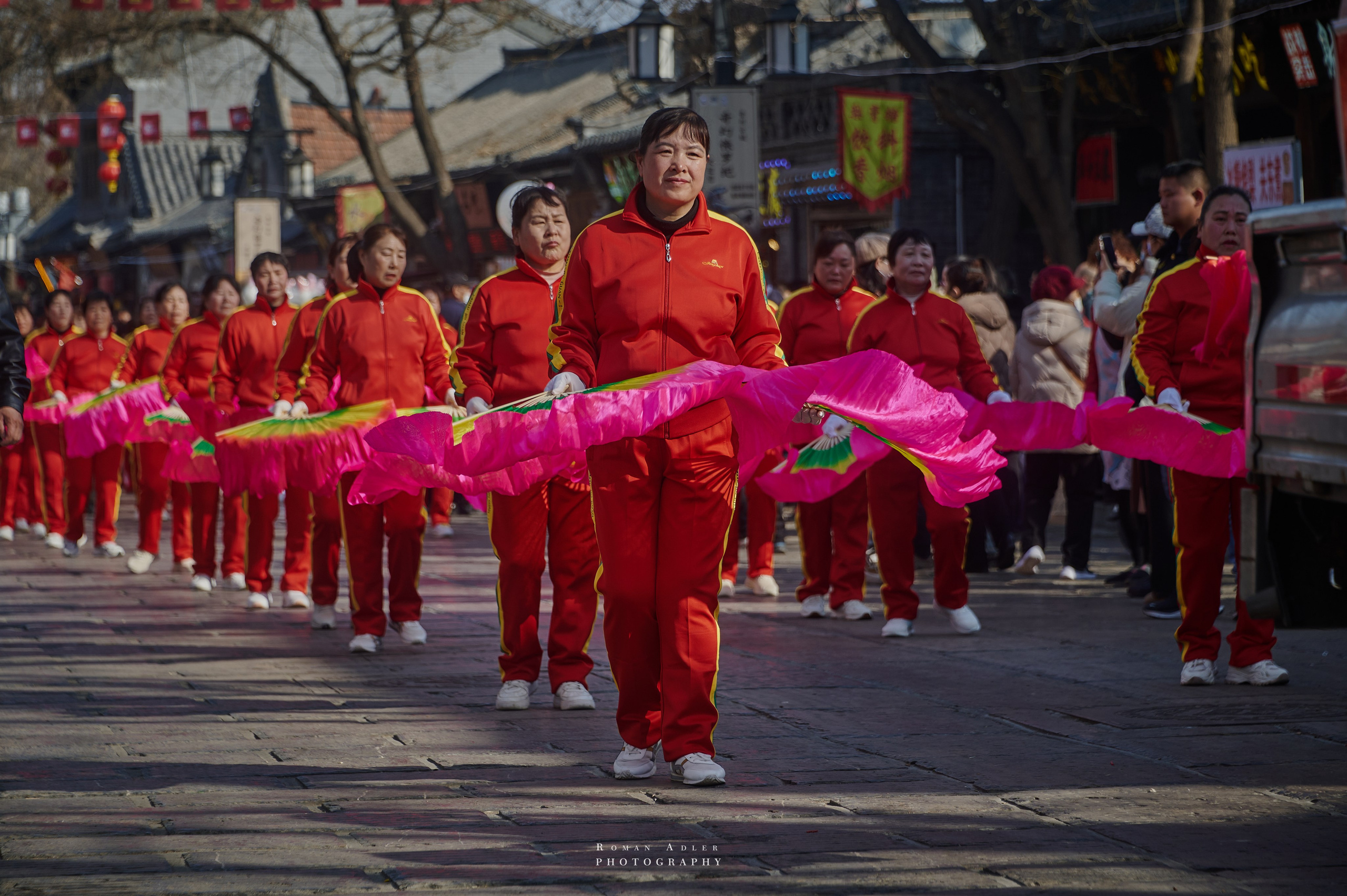 Новогодний парад в Цинчжоу. Китай. Фотограф Роман Адлер