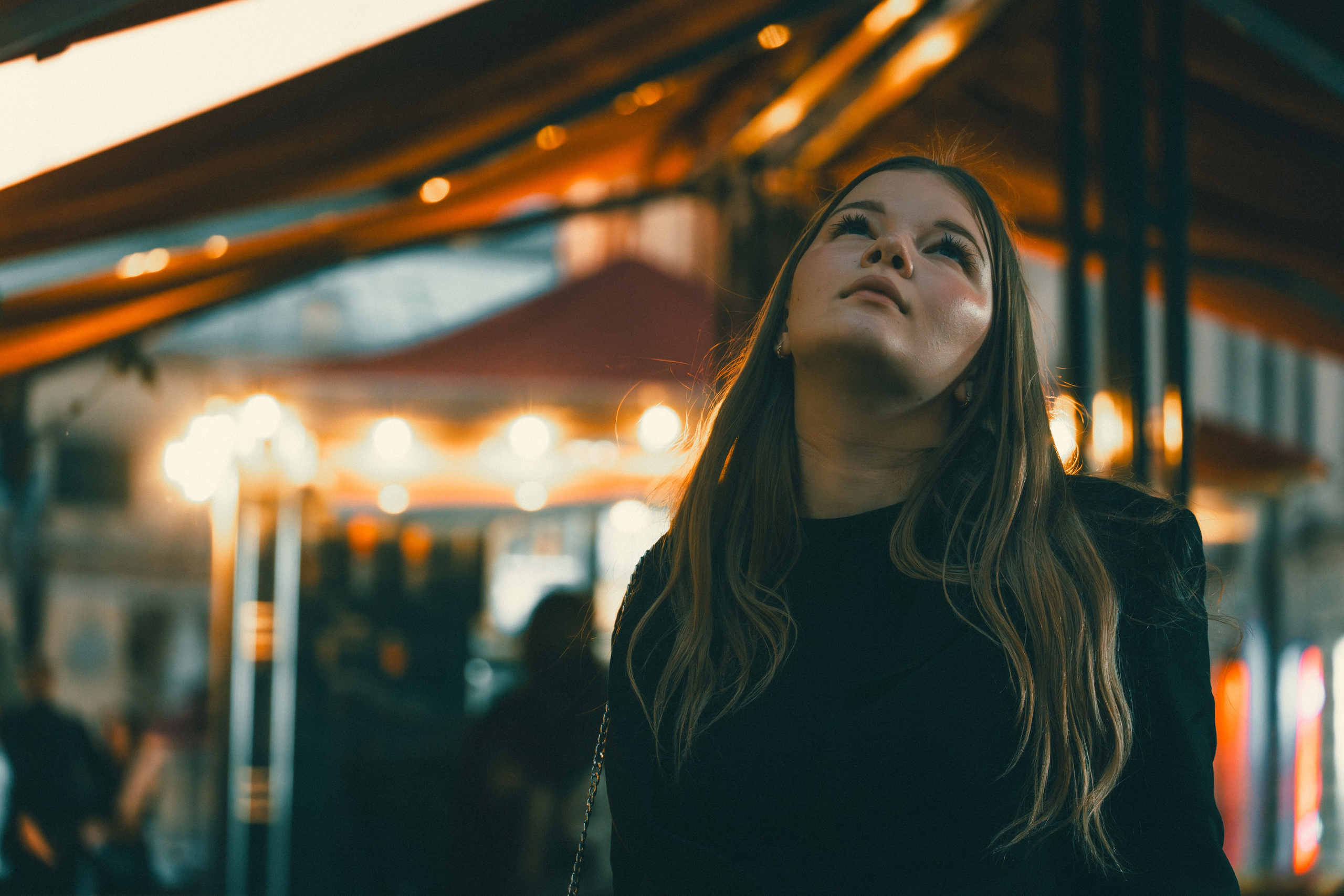 Портретная фотосессияСемейная фотосессияДетская фотосессияЛюбовная/Love-story фотосессияСвадебная фотосессияФотосессия для помолвкиПрофессиональный/деловой портретРекламная/коммерческая фотосессияФотосессия продукции (товары)Фотосессия моды (fashion)Бьюти-съемка (красота, макро-детали лица)Фотосессия lifestyle (повседневная жизнь, атмосфера)Фотосессия в полёте/авиационная (иногда отдельно как аэросъемка)Пейзажная/ландшафтная фотосессияАрхитектурная фотосессияАнфас/студийная фотосессияНю-фотосессия (с оговорками об этике и согласии)Фотосессия для артистов/музыкантовФотосессия для блогеров и инфлюенсеровФотосессия в стиле ретро/винтажЭко- и концептуальная съемка (арт-иллюстративная)Фотосессия для мероприятий (часто как репортажная)Aerial/дрон-съемка (в сочетании с портретной или пейзажной частью)Инфографическая/презентационная фотосессия (для презентаций и каталогов)