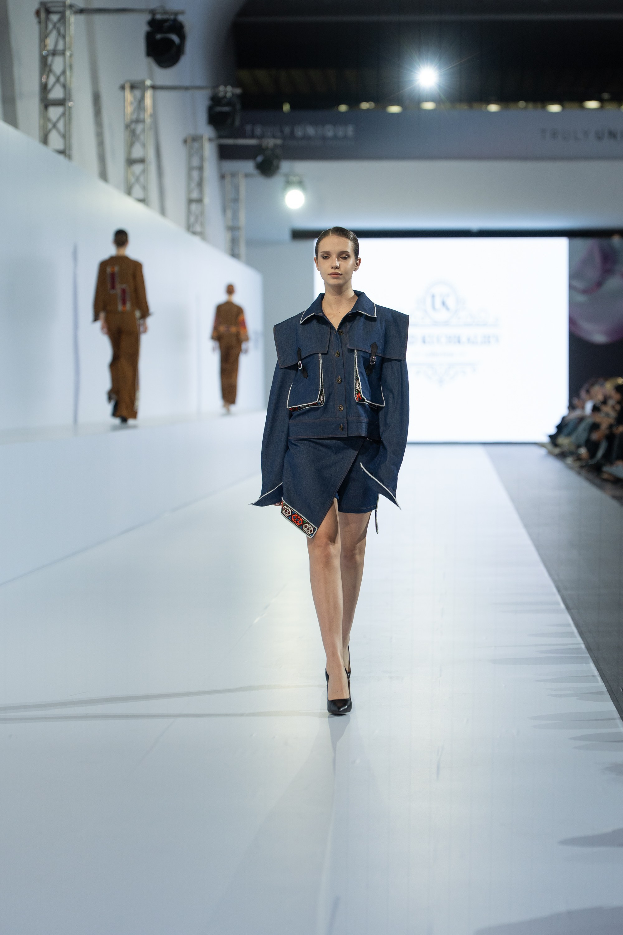 Umed Kuchkaliev. Сайт Алматинского НЮ АРТ, будуар и фэшн фотографа Дениса Карпенко