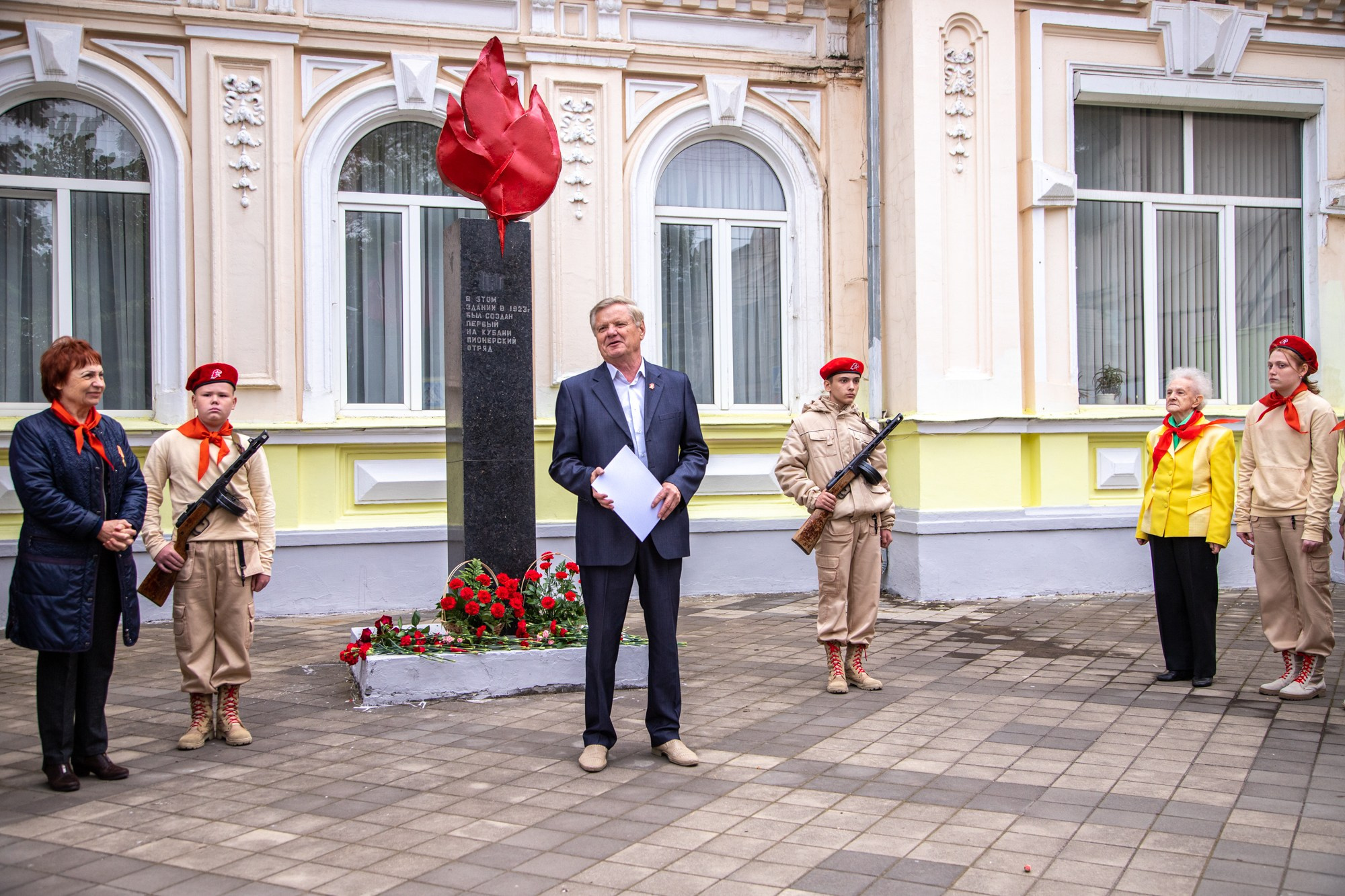 100-летие пионерии. Репортажный, промышленный и маркетплейс-фотограф Дмитрий Чернат