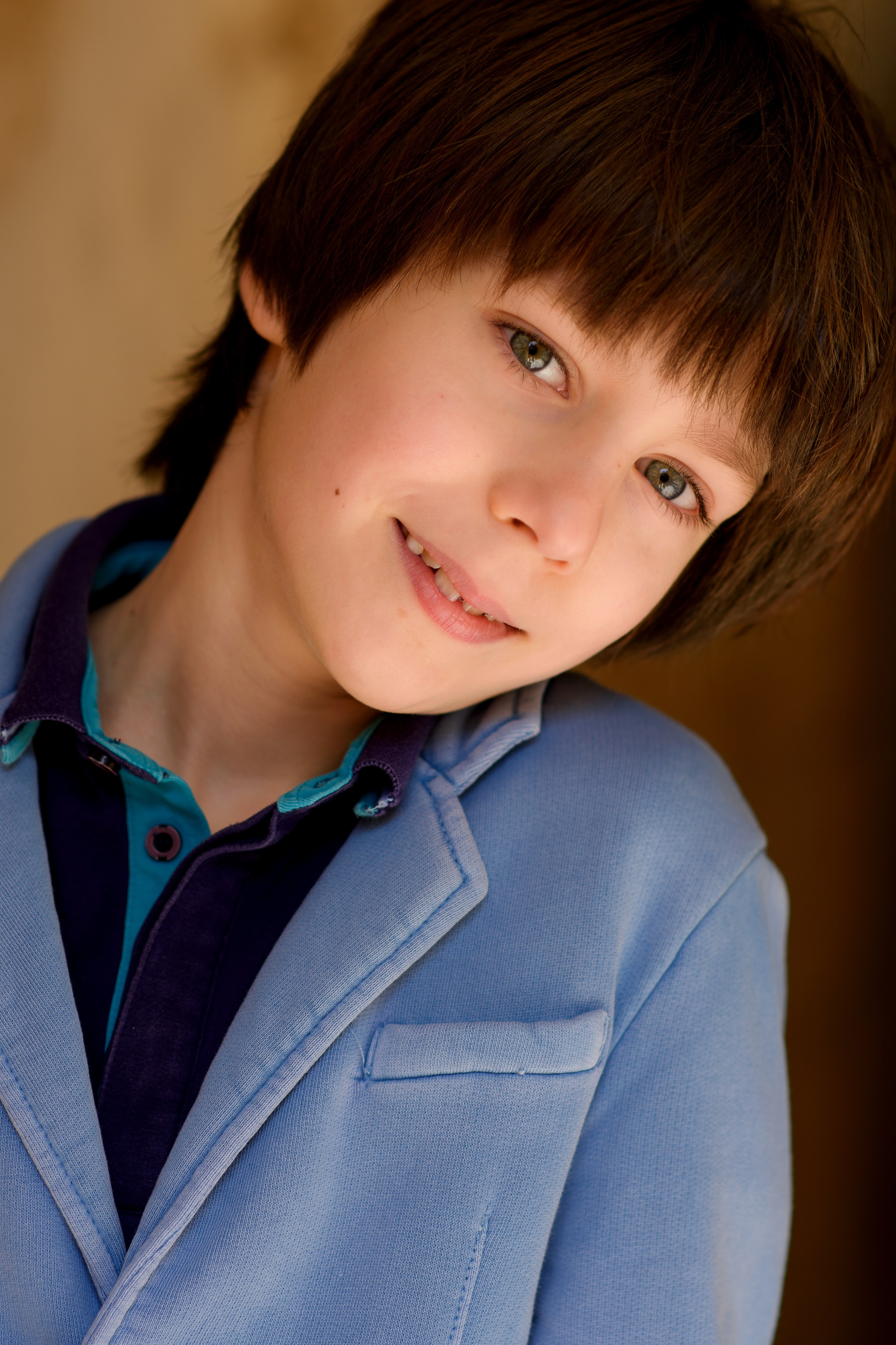 Фотосессия мальчика в старом городе. Главная