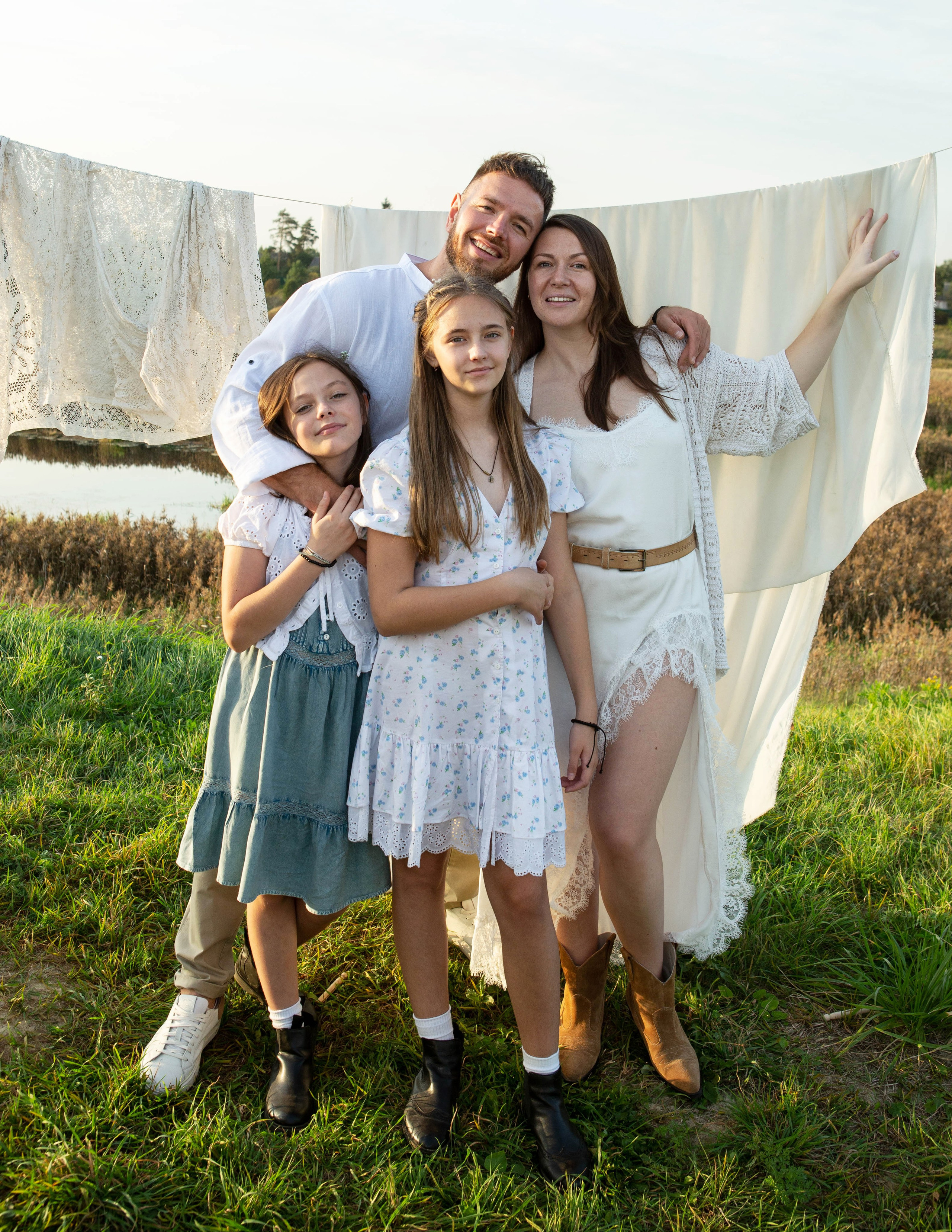Семейная фотосессия на берегу реки Ижора (город КОЛПИНО). Семейный и детский фотограф в СПБ, Пушкин, Колпино, Славянка, Тосно
