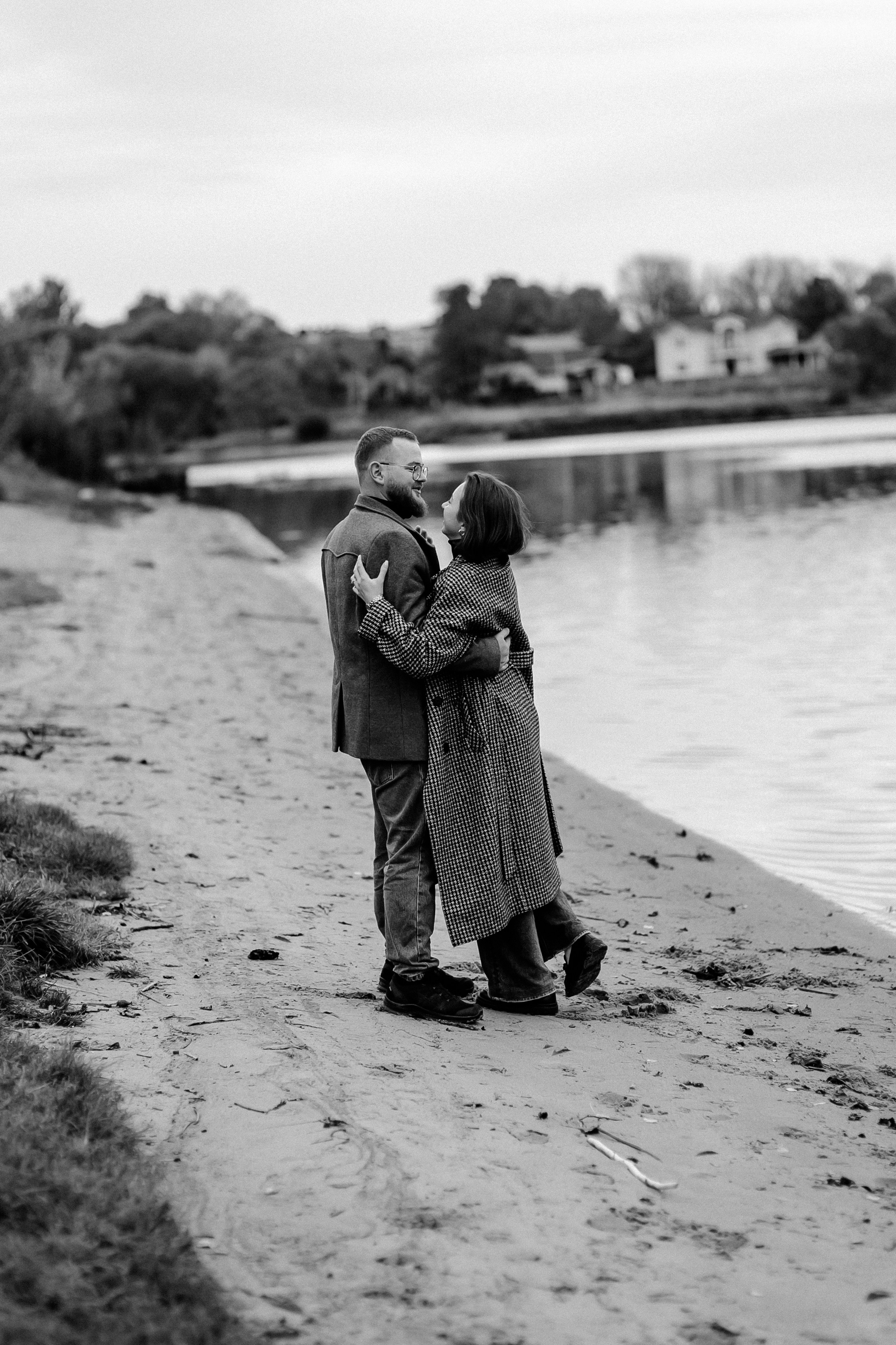 Фотосессия влюбленных осенью в городе. Свадебный и репортажный фотограф в Ярославле и Санкт-Петербурге Роман Микрюков