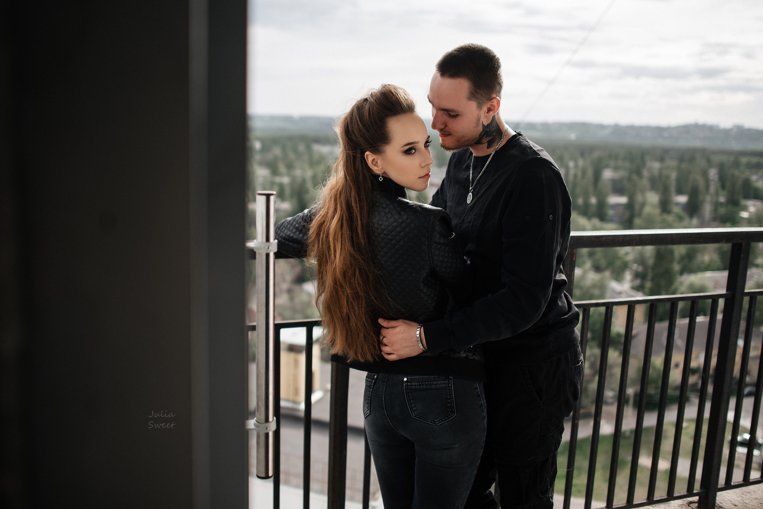 Арина и Влад в дерзком стиле на крыше. Свадебный и портретный фотограф в Липецке Юлия Свит