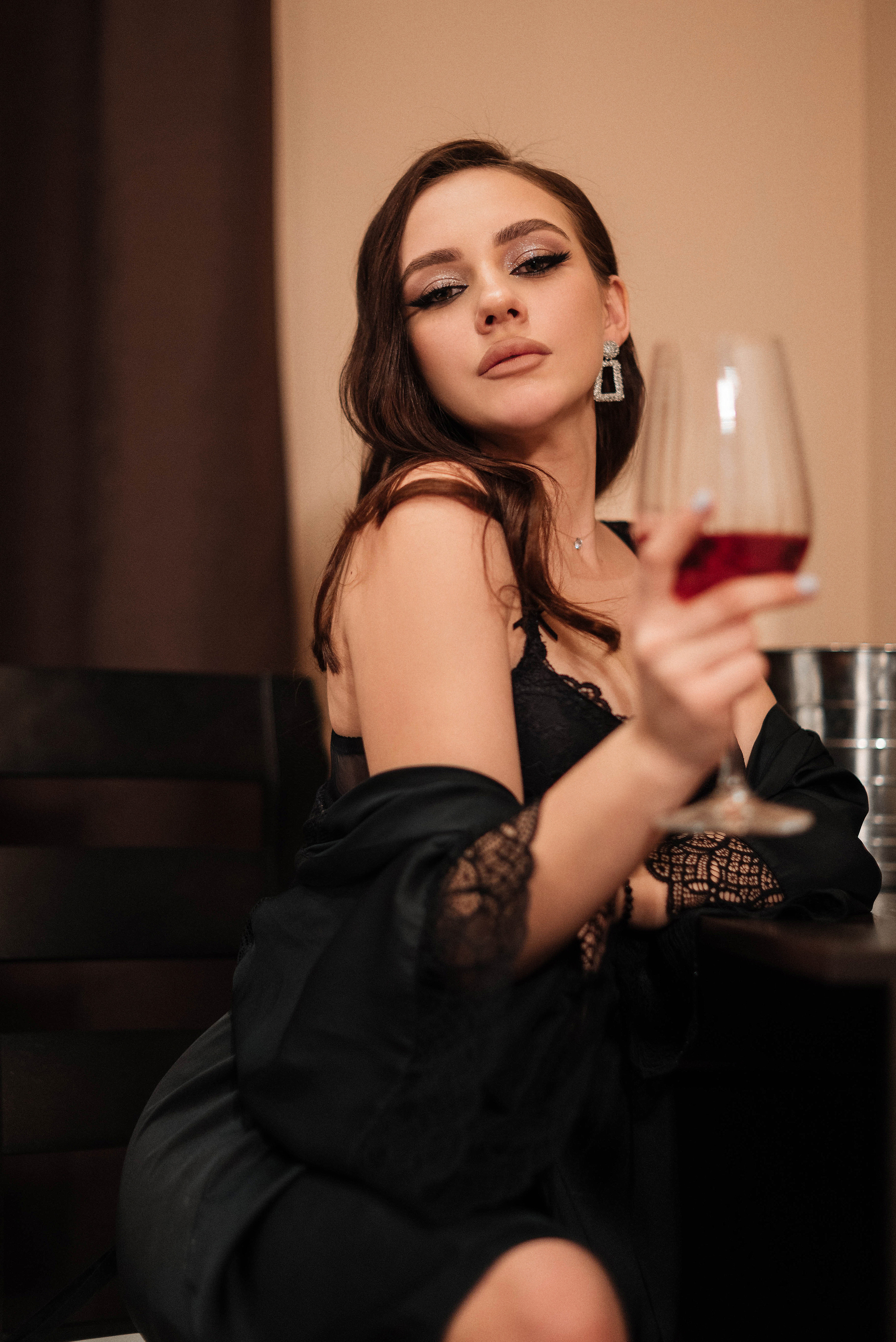 Маша в зале «Отель». Свадебный и портретный фотограф в Липецке Юлия Свит